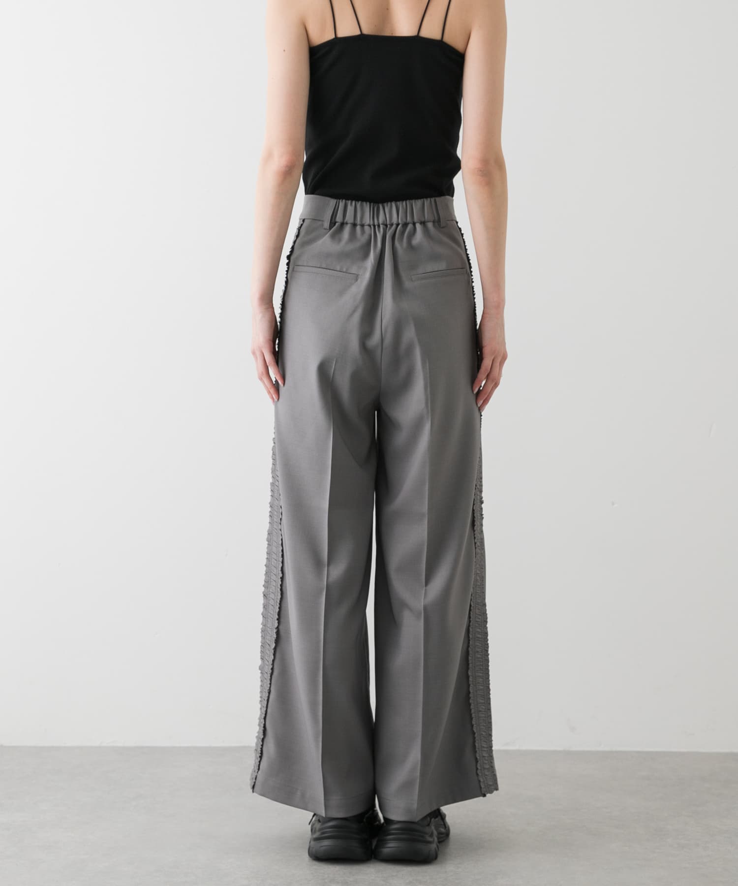 GRAY