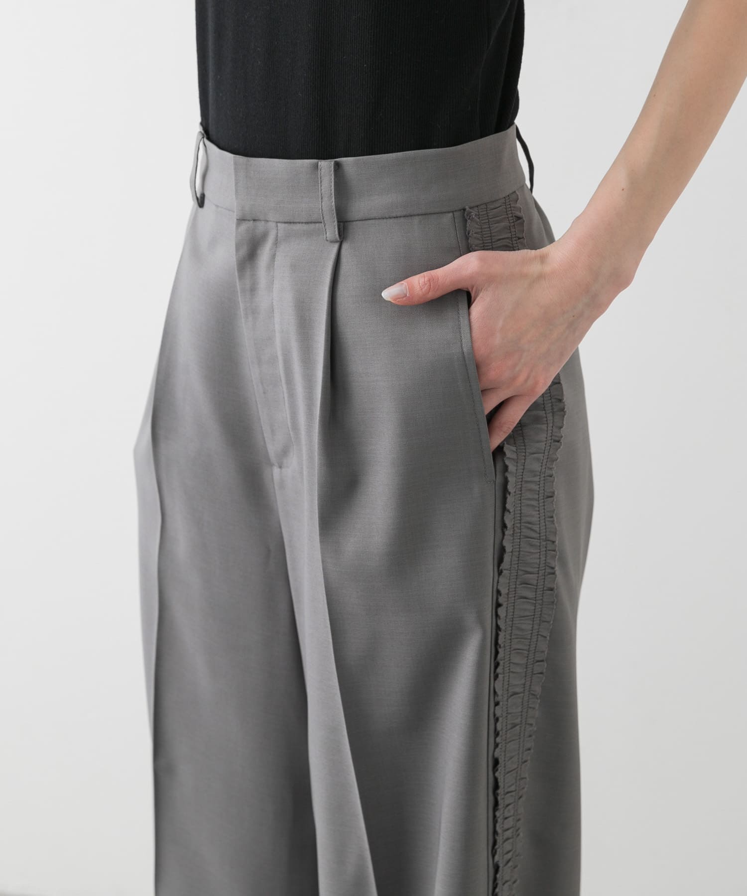 GRAY