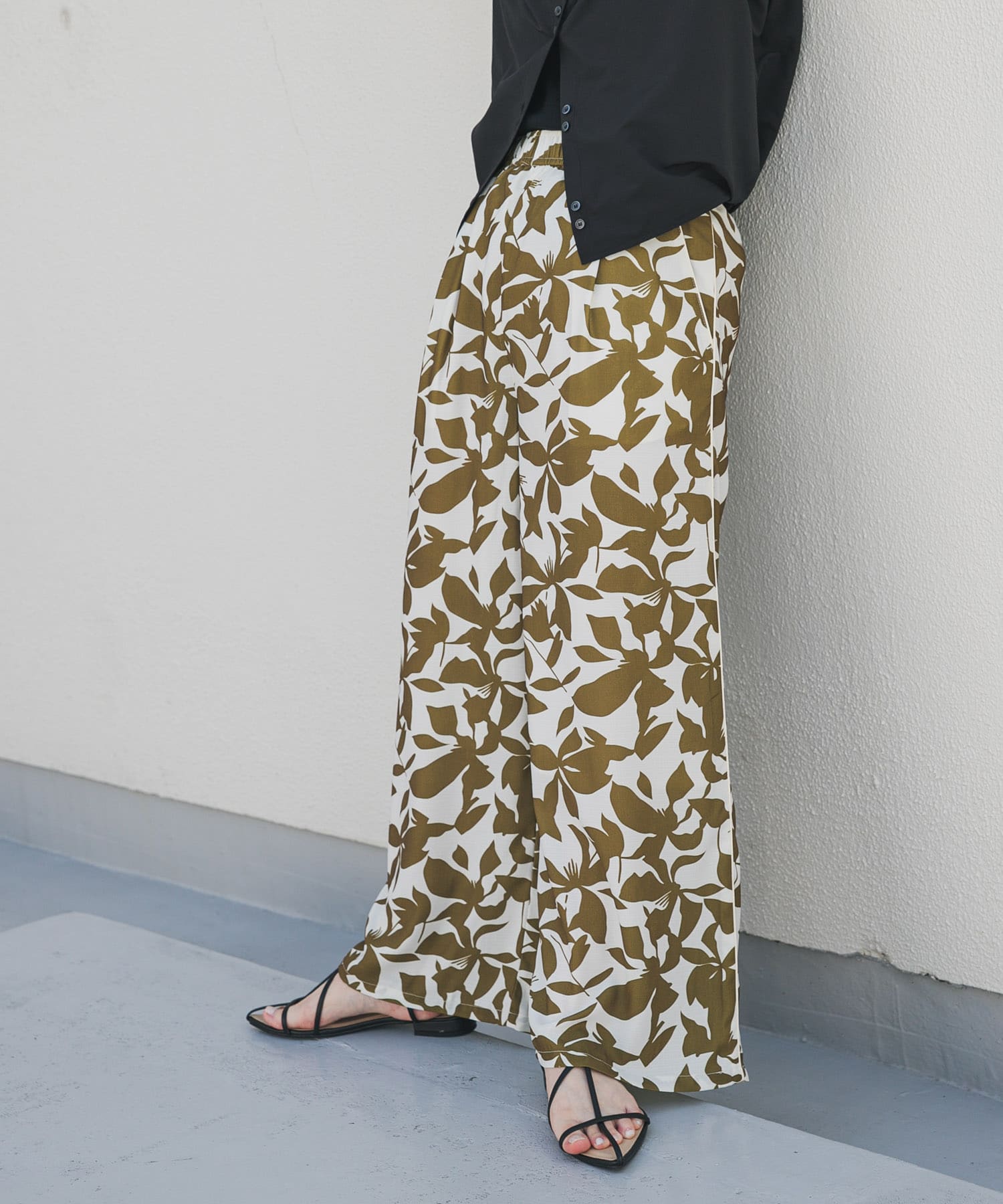 リーフプリントイージーパンツ