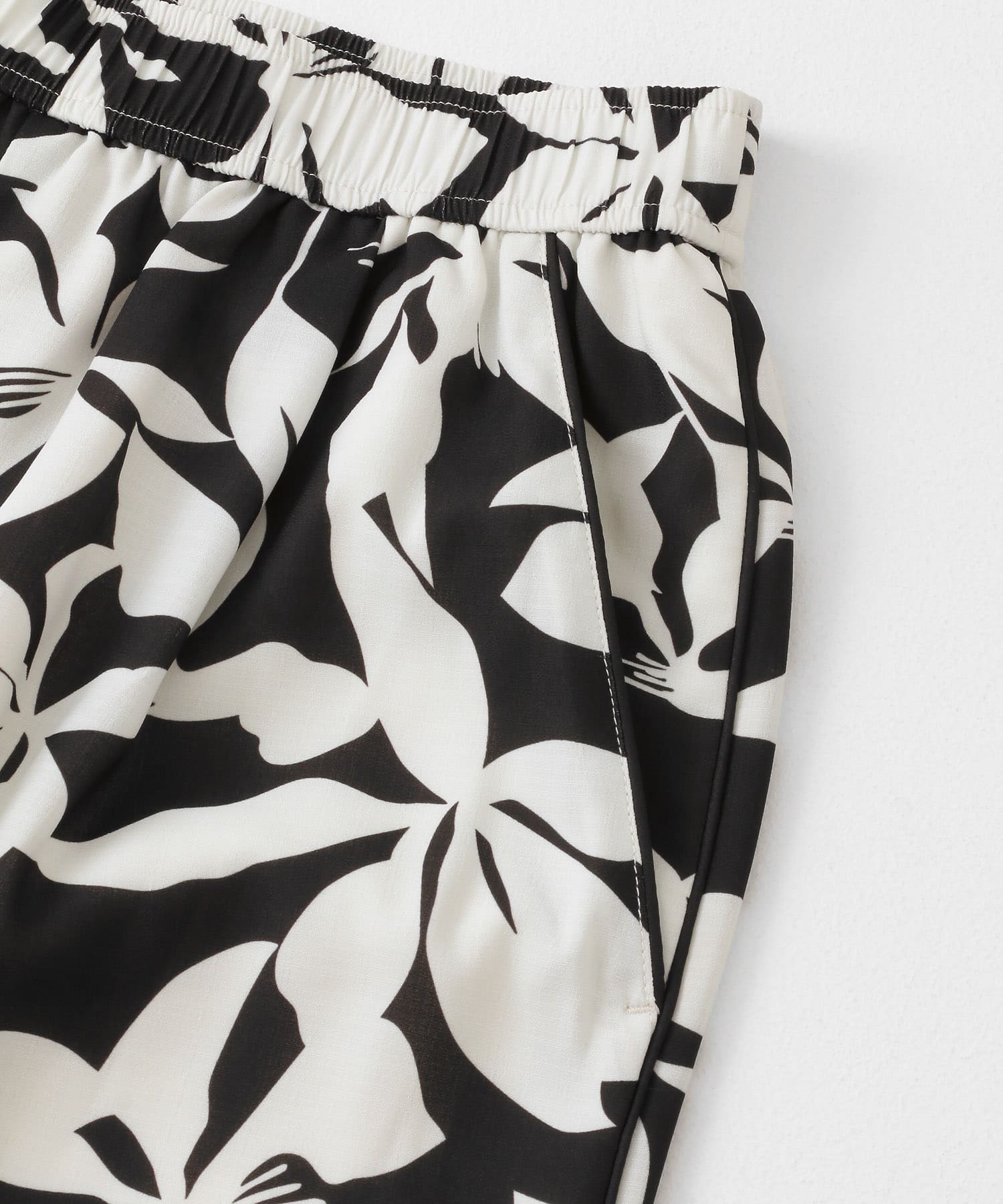 リーフプリントイージーパンツ BLK×IVO S