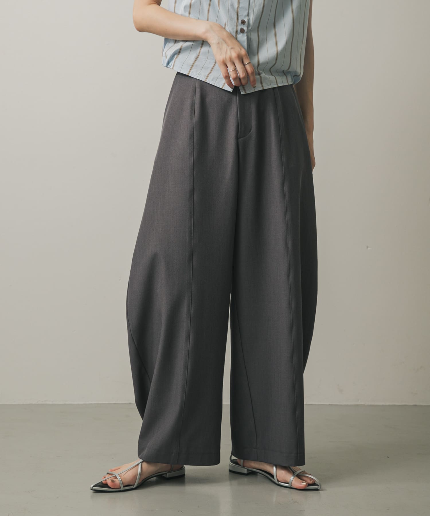 センターシームカーブパンツ