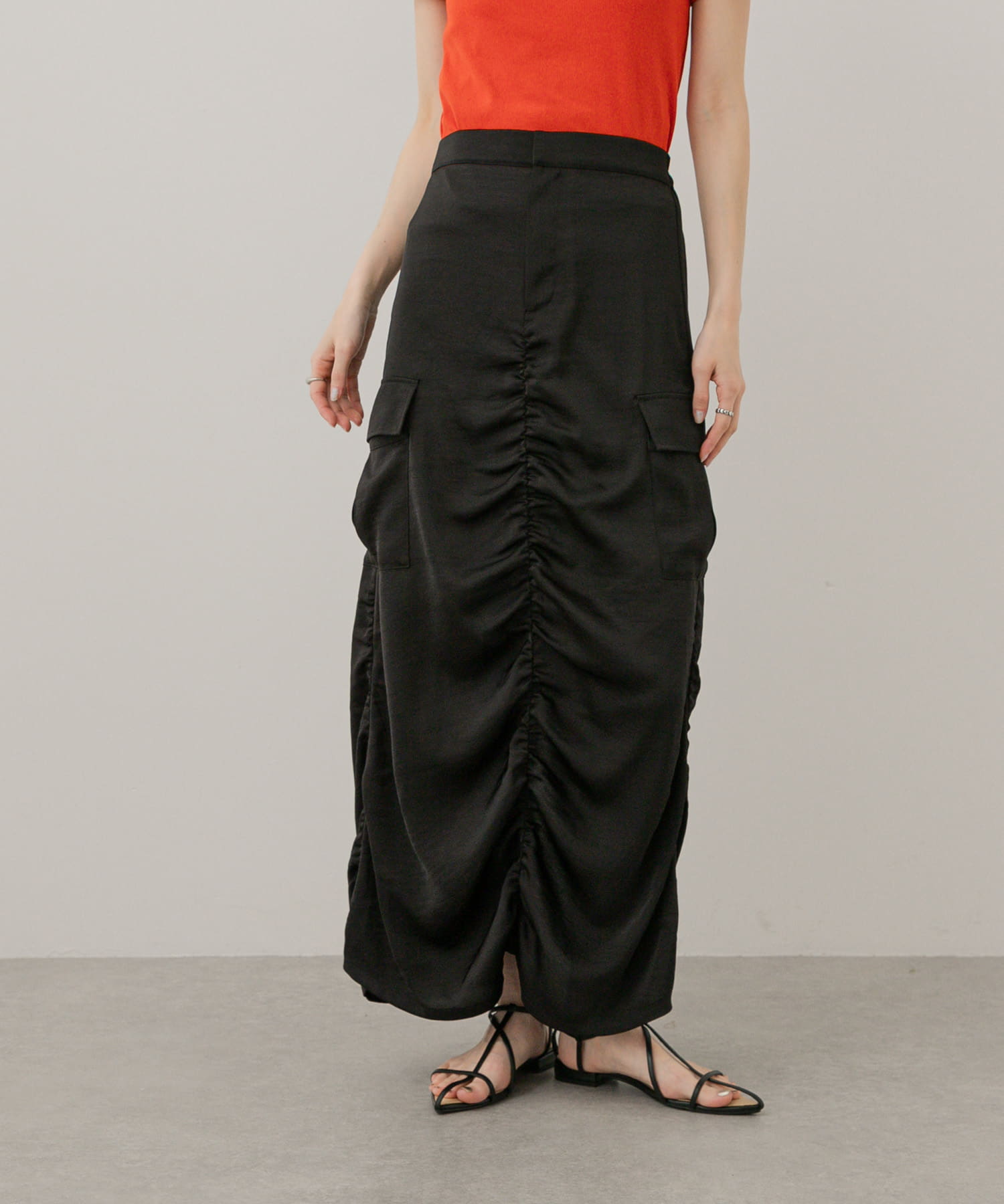 サテンサイドポケットスカート