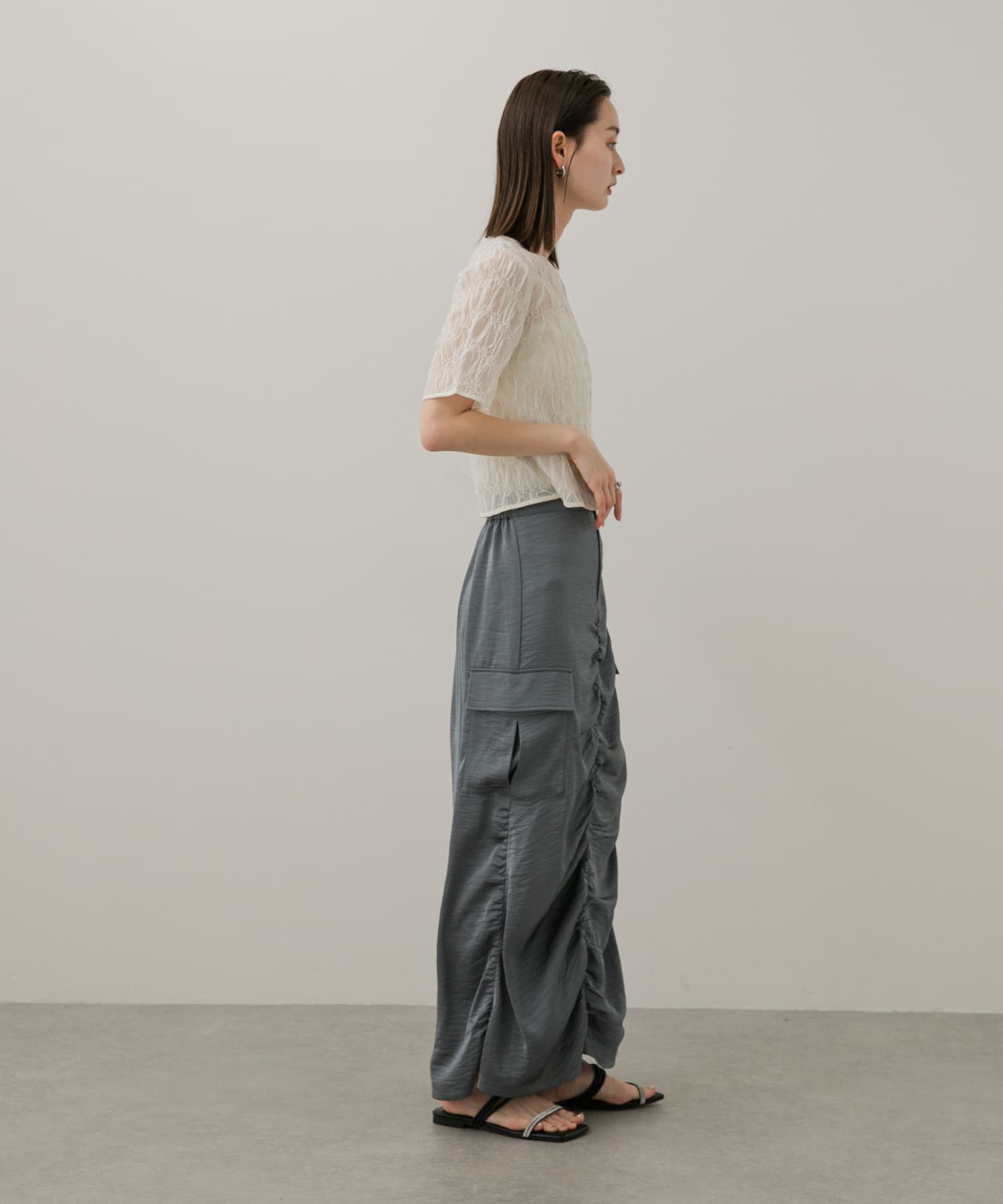 GRAY