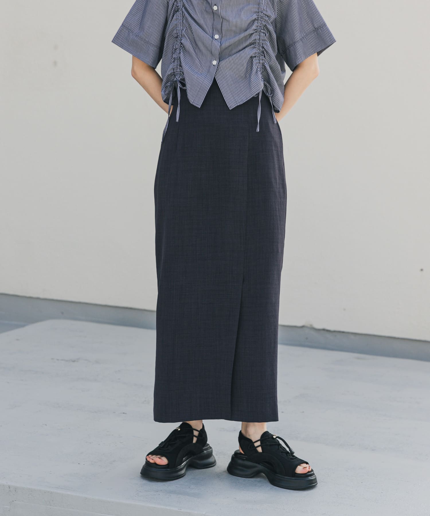 『UR TECH DRYLUXE』リネンライクスリットタイトスカート