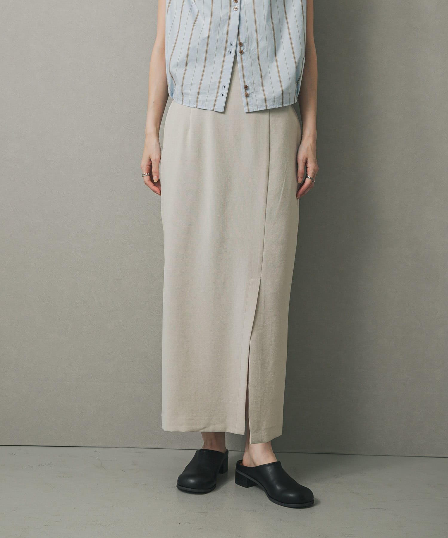 『UR TECH DRYLUXE』リネンライクスリットタイトスカート