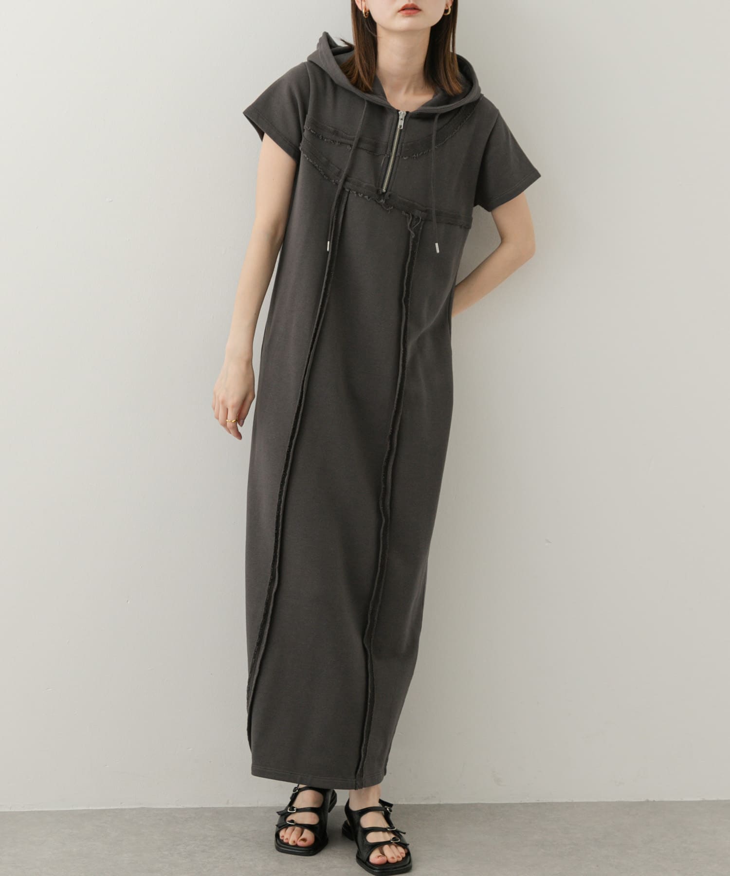 フーディージップワンピース(COMPACT GRAY): ワンピース｜URBAN