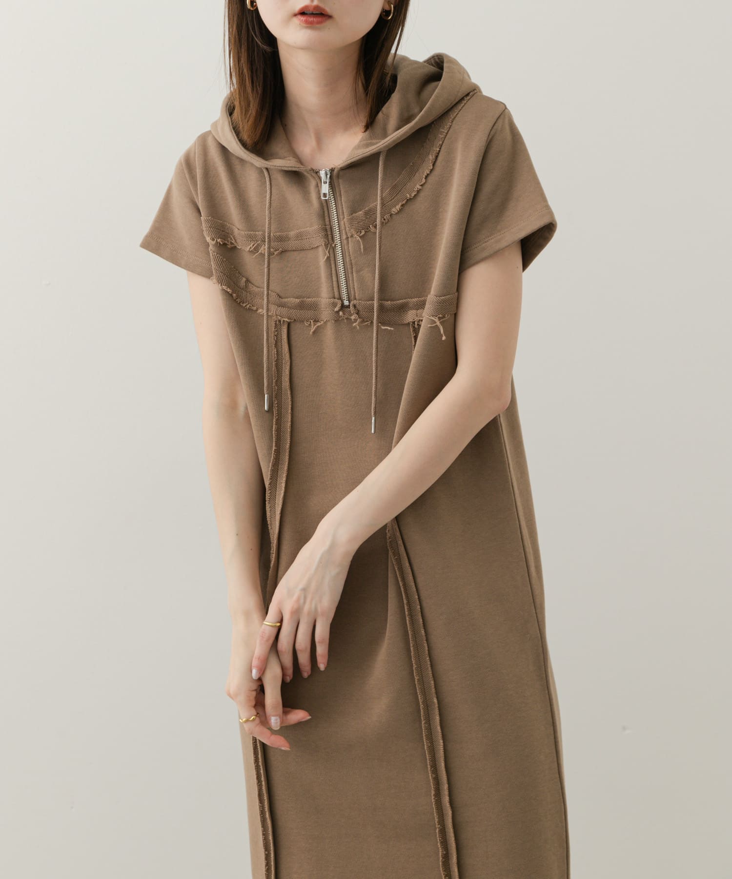 フーディージップワンピース(COMPACT GRAY): ワンピース｜URBAN