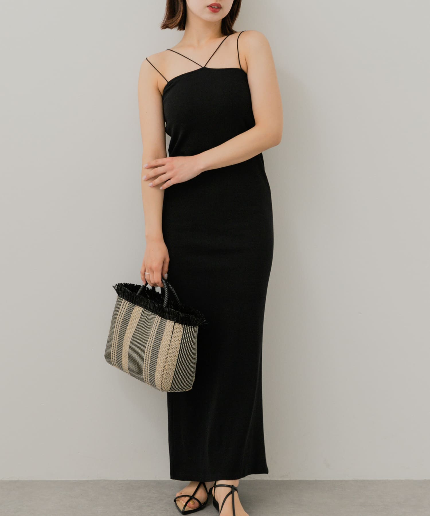 ホルターネックカップツキキャミワンピース