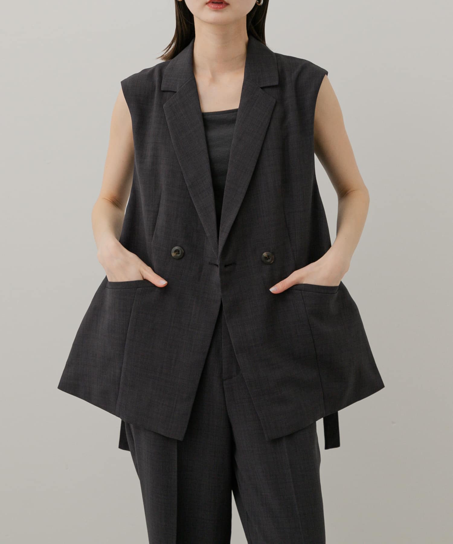 『UR TECH DRYLUXE』リネンライクサイドベルトジレ