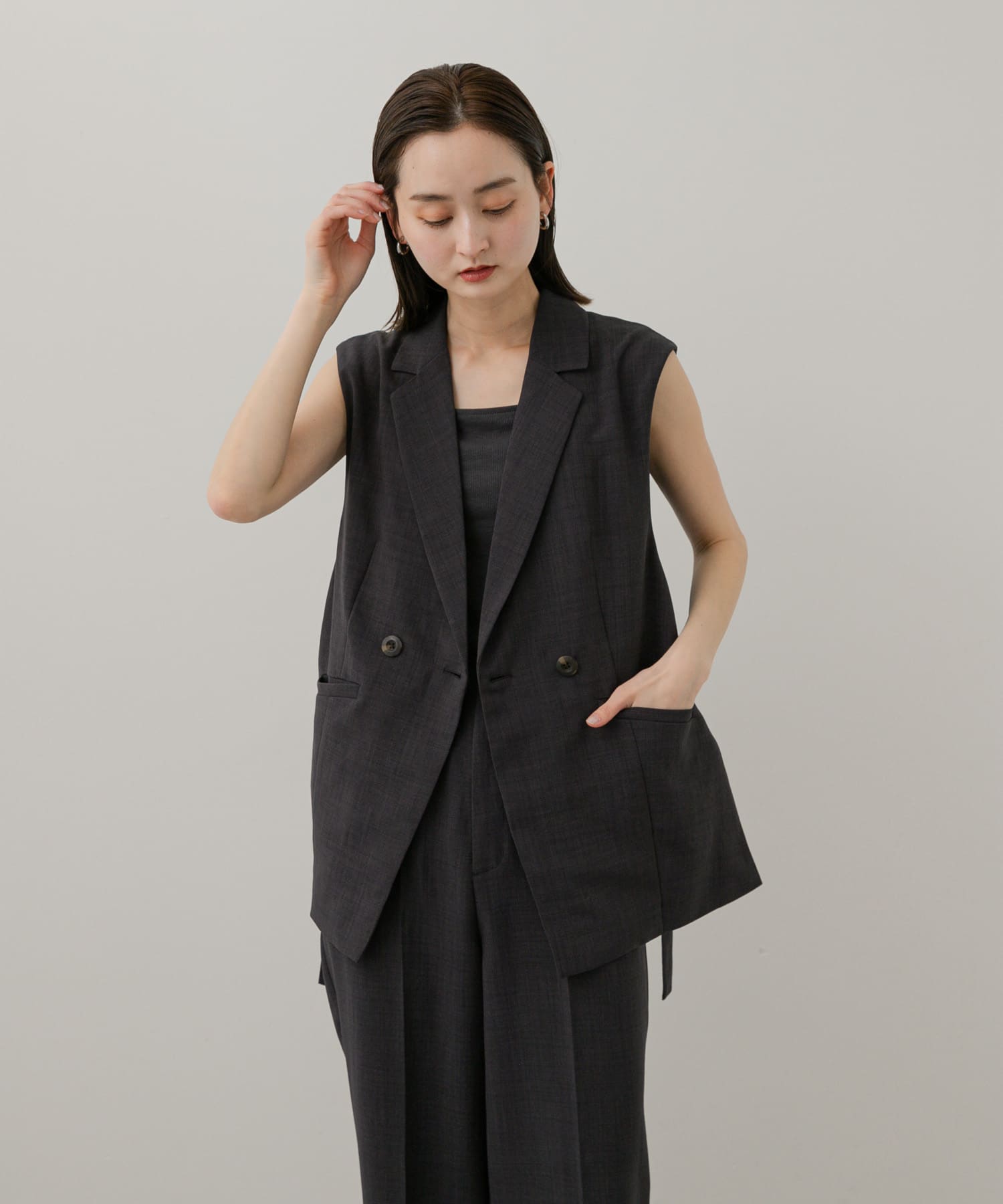 UR TECH DRYLUXE』リネンライクサイドベルトジレ(one BLACK