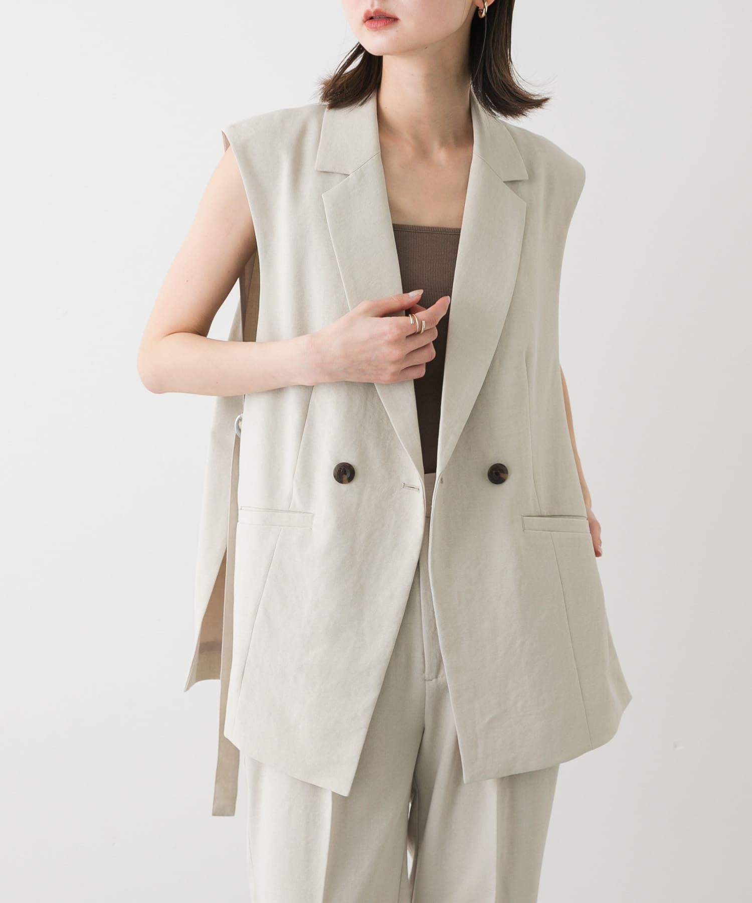 『UR TECH DRYLUXE』リネンライクサイドベルトジレ