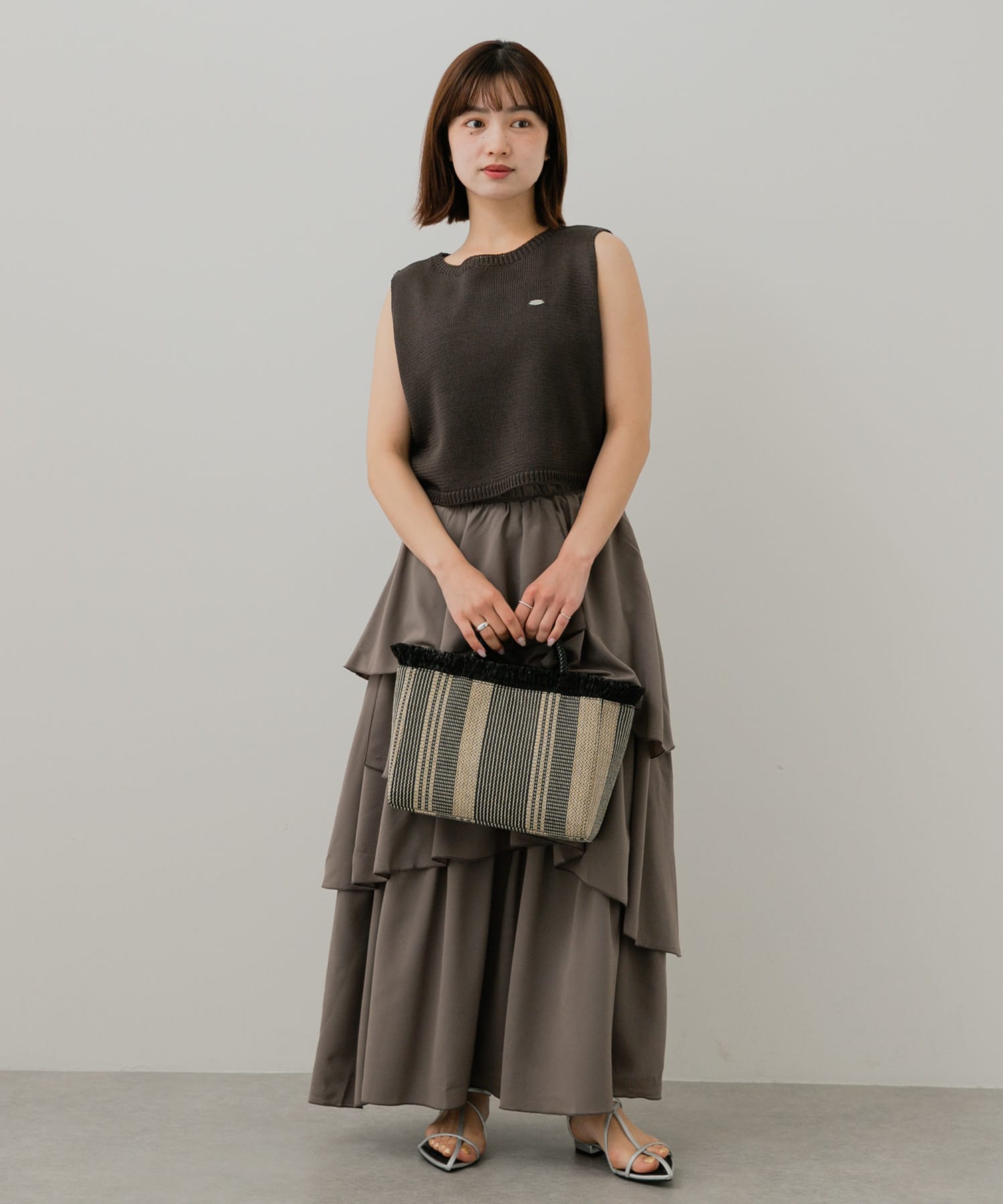 スクエアカゴバッグ BLACK one