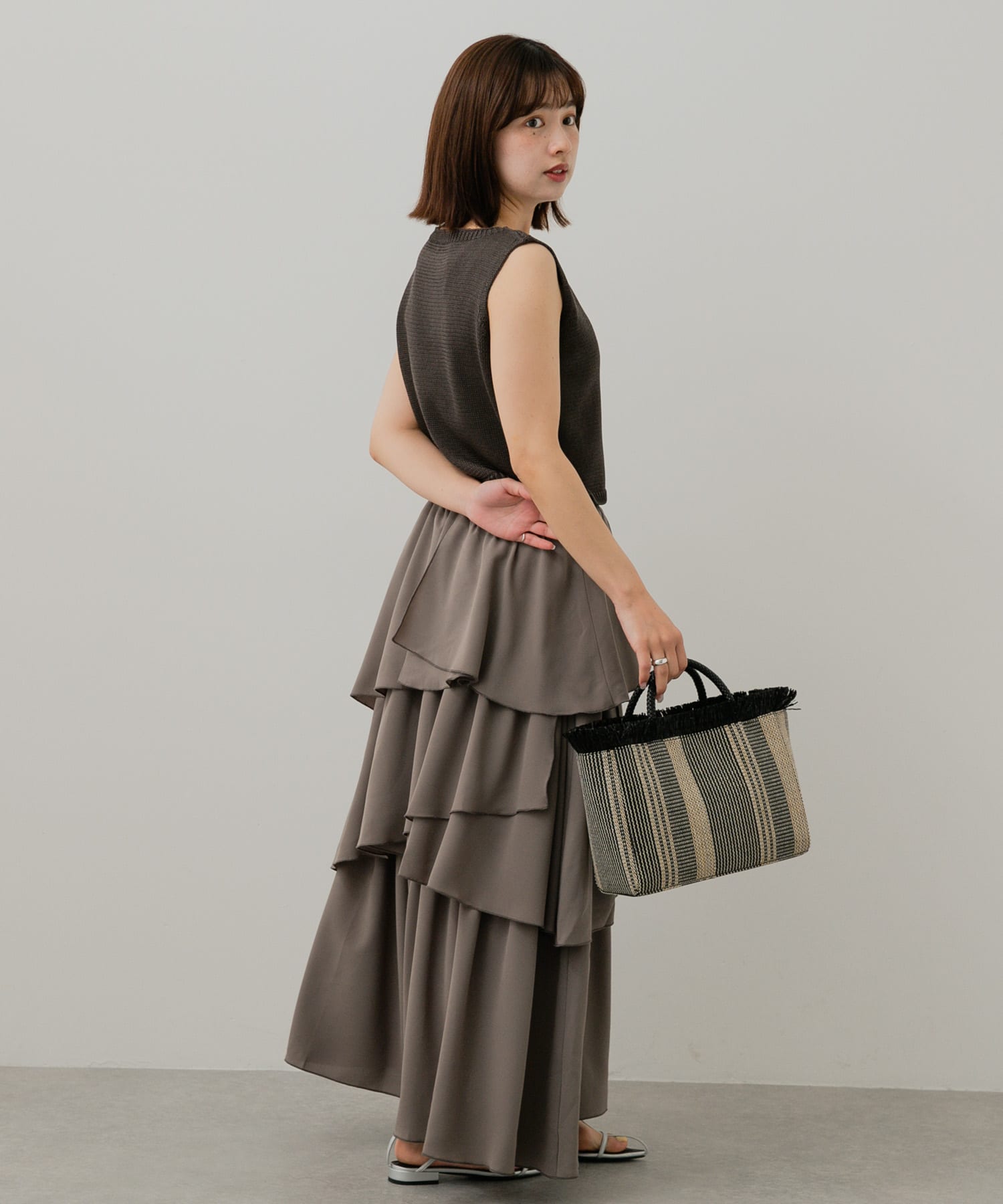 スクエアカゴバッグ BLACK one