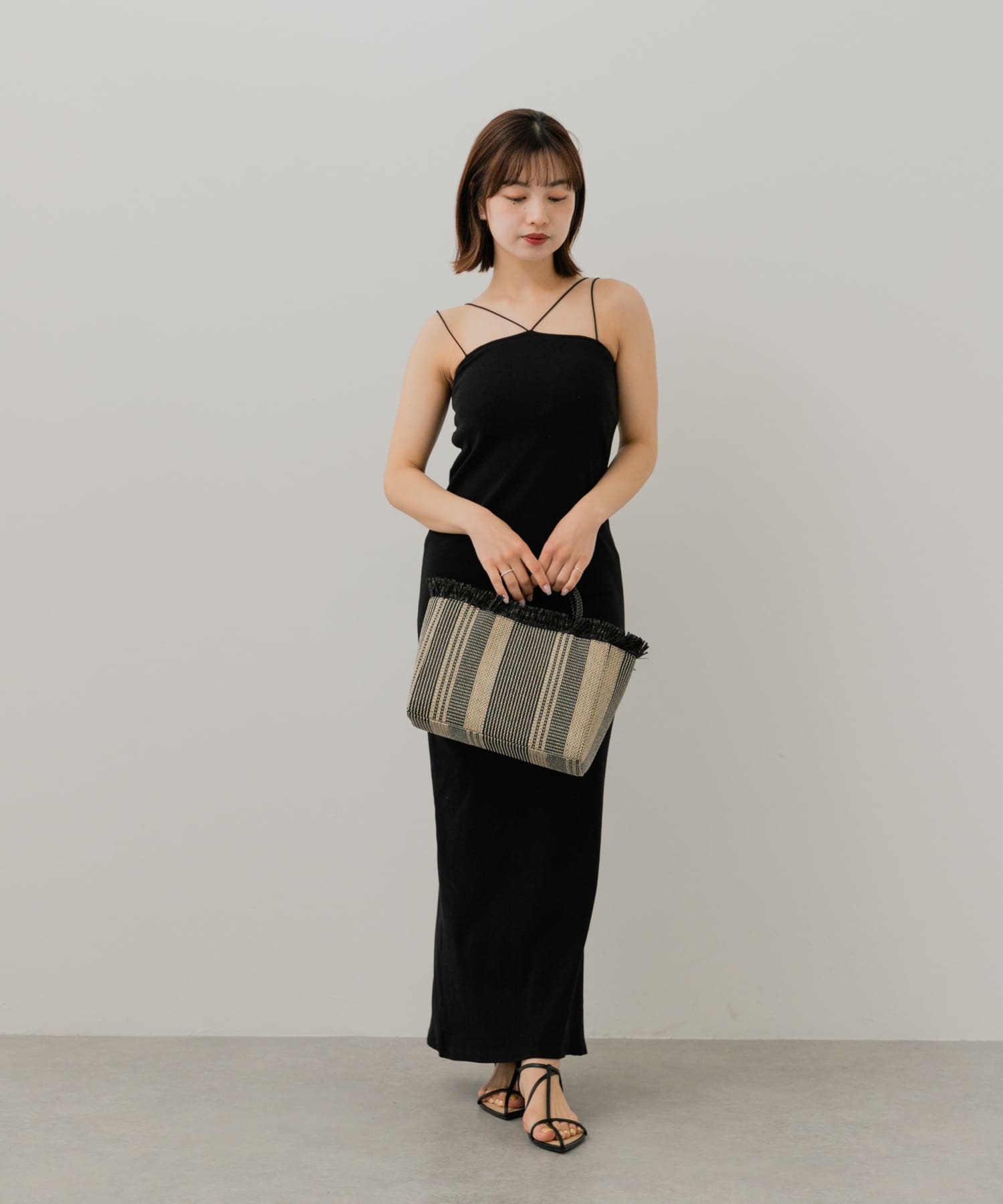 スクエアカゴバッグ BLACK one