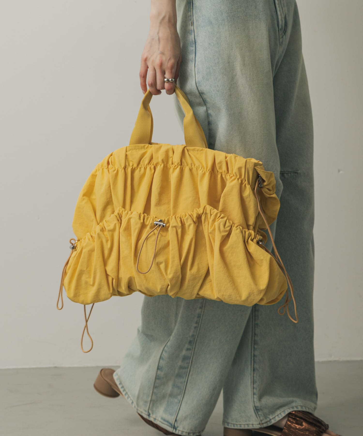 アウトポケットギャザーショルダーバッグ