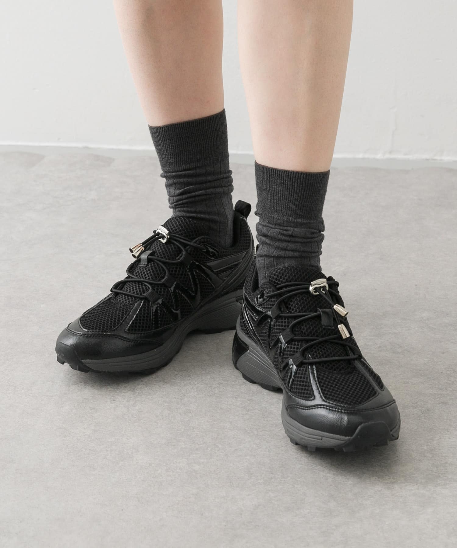 『軽量』メタリックエアースニーカー