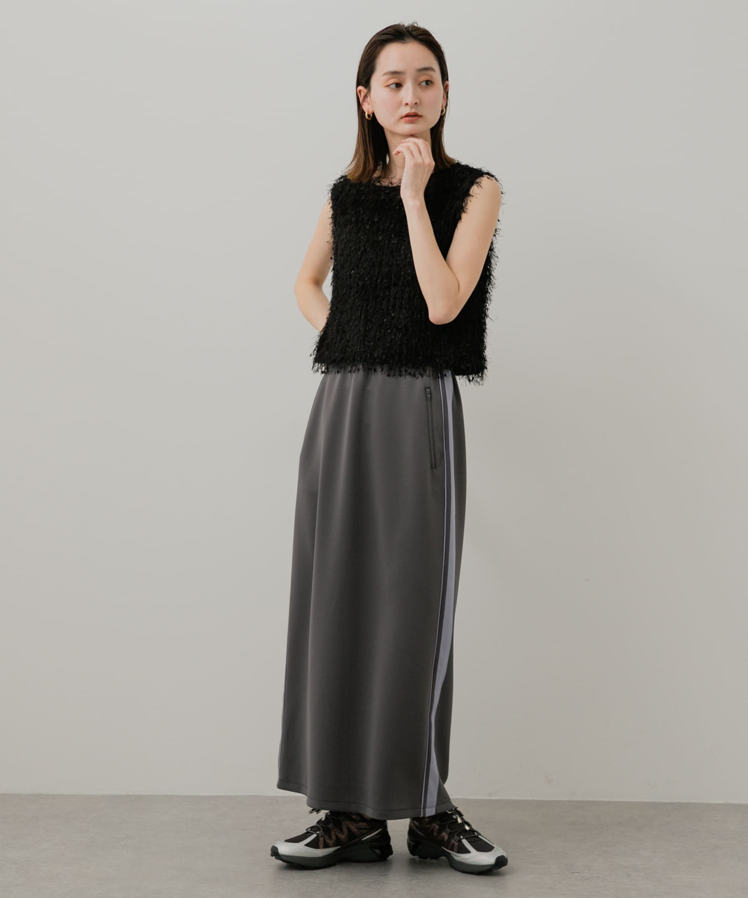 GRAY