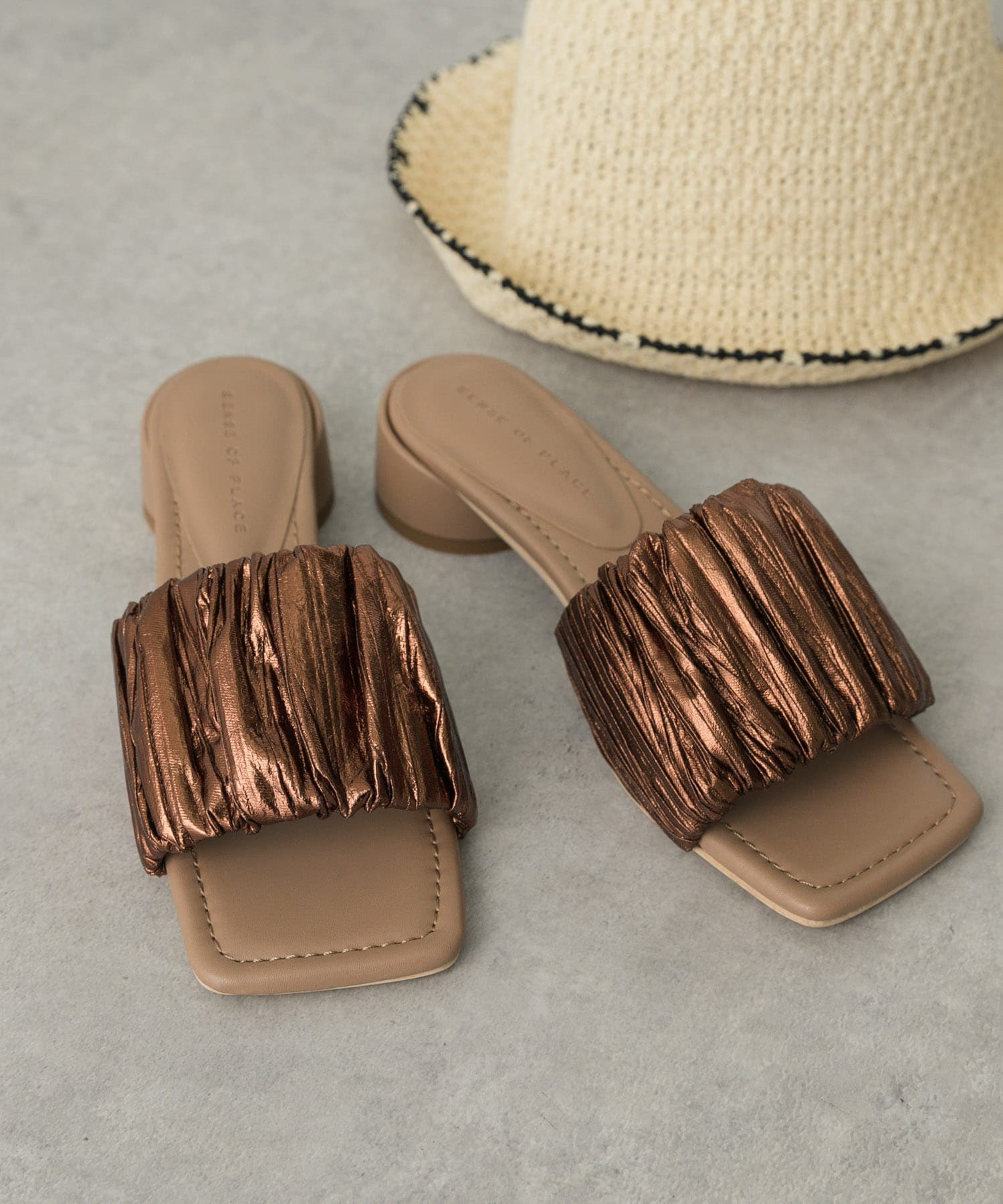 スクエアトゥメタリックギャザーサンダル BROWN S