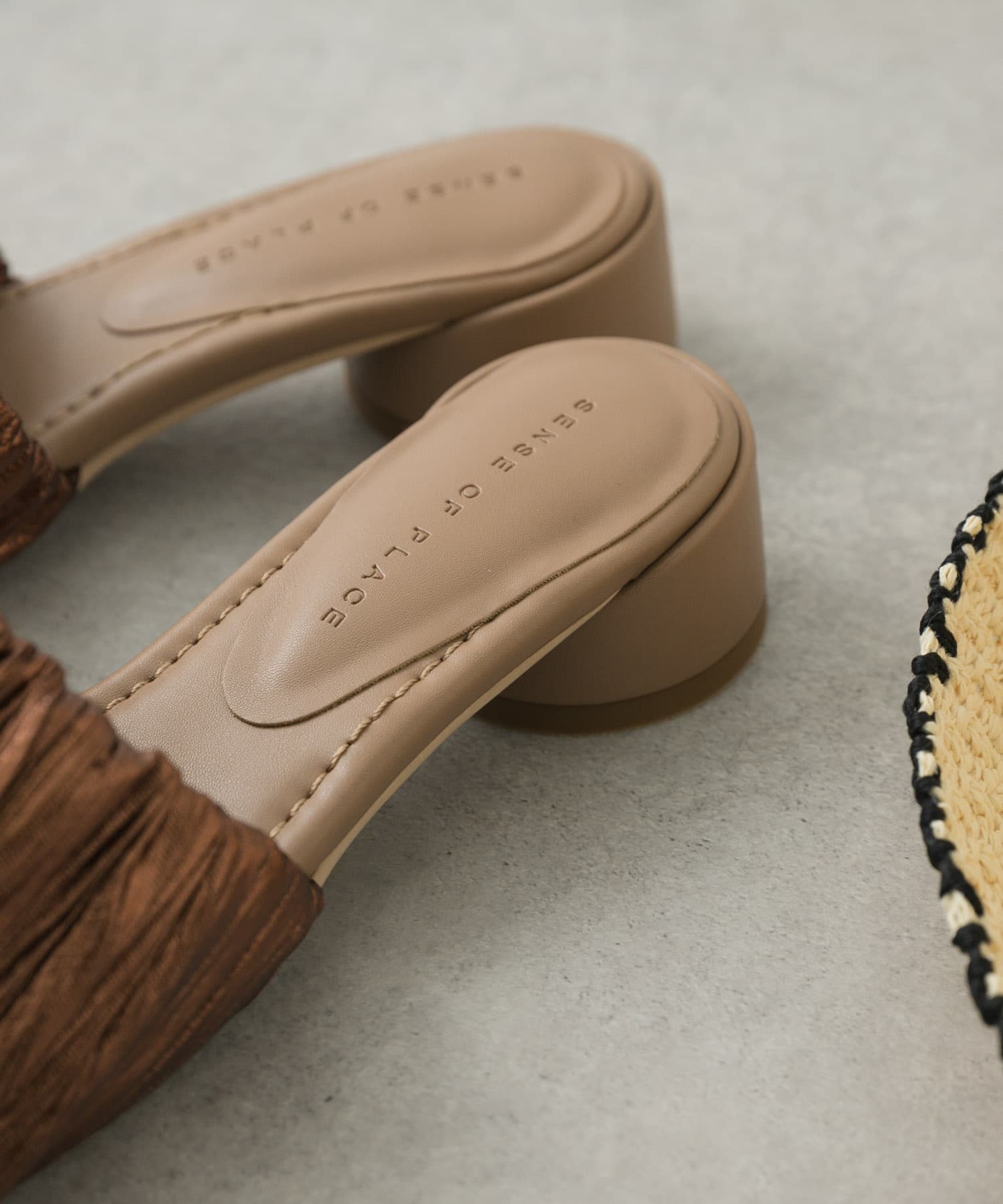 スクエアトゥメタリックギャザーサンダル BROWN S