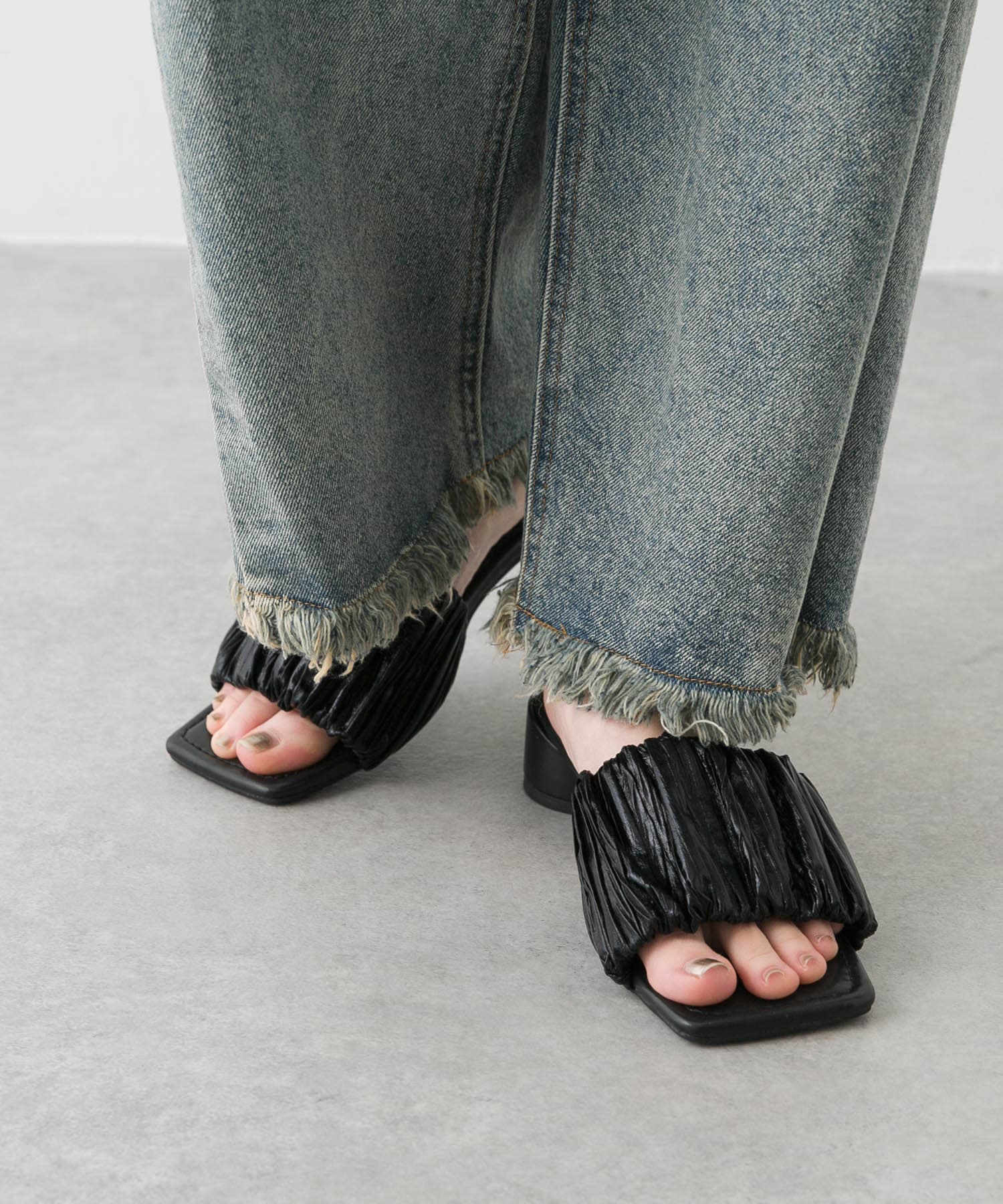 スクエアトゥメタリックギャザーサンダル BLACK S