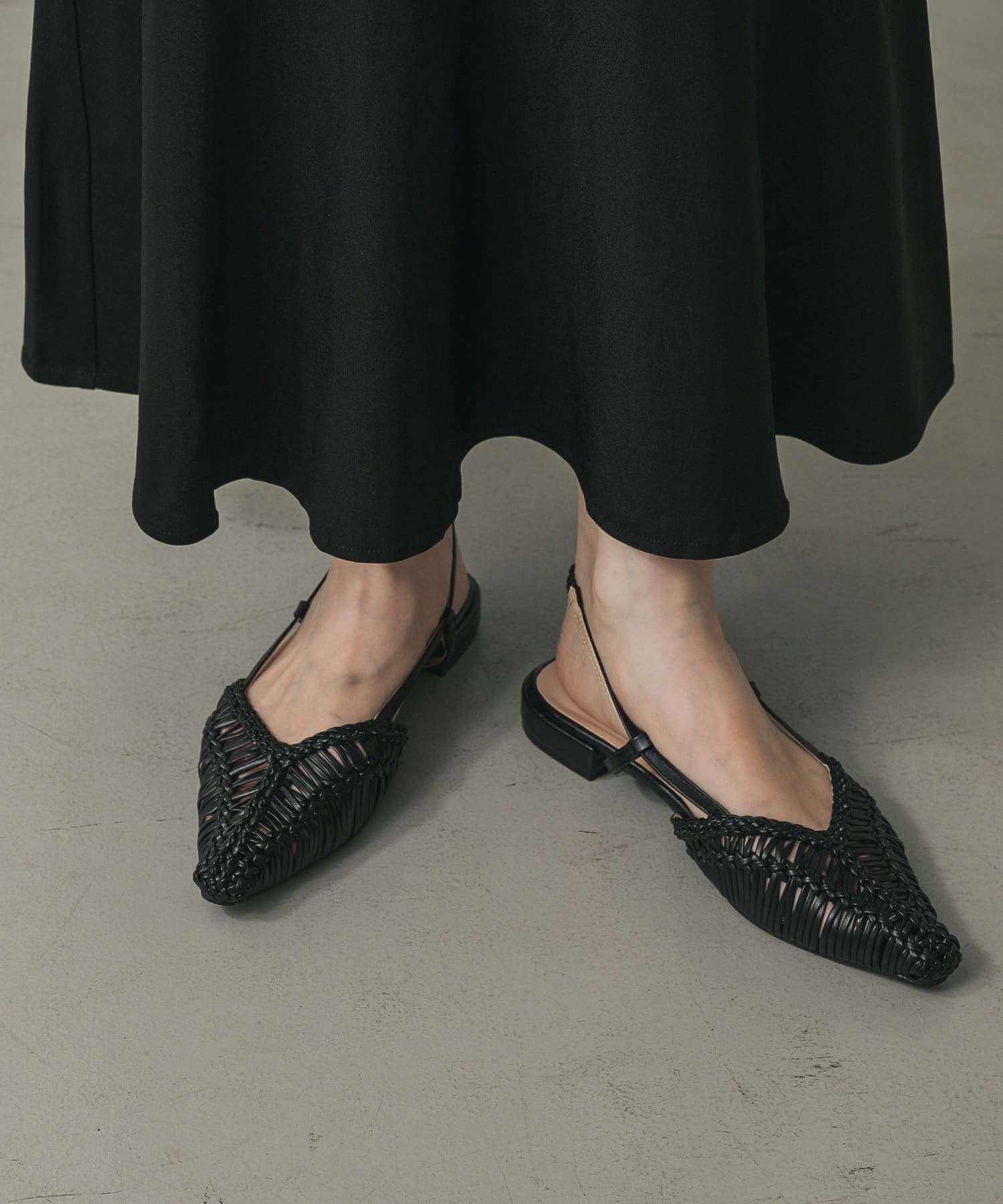 コードアミポインテッドサンダル