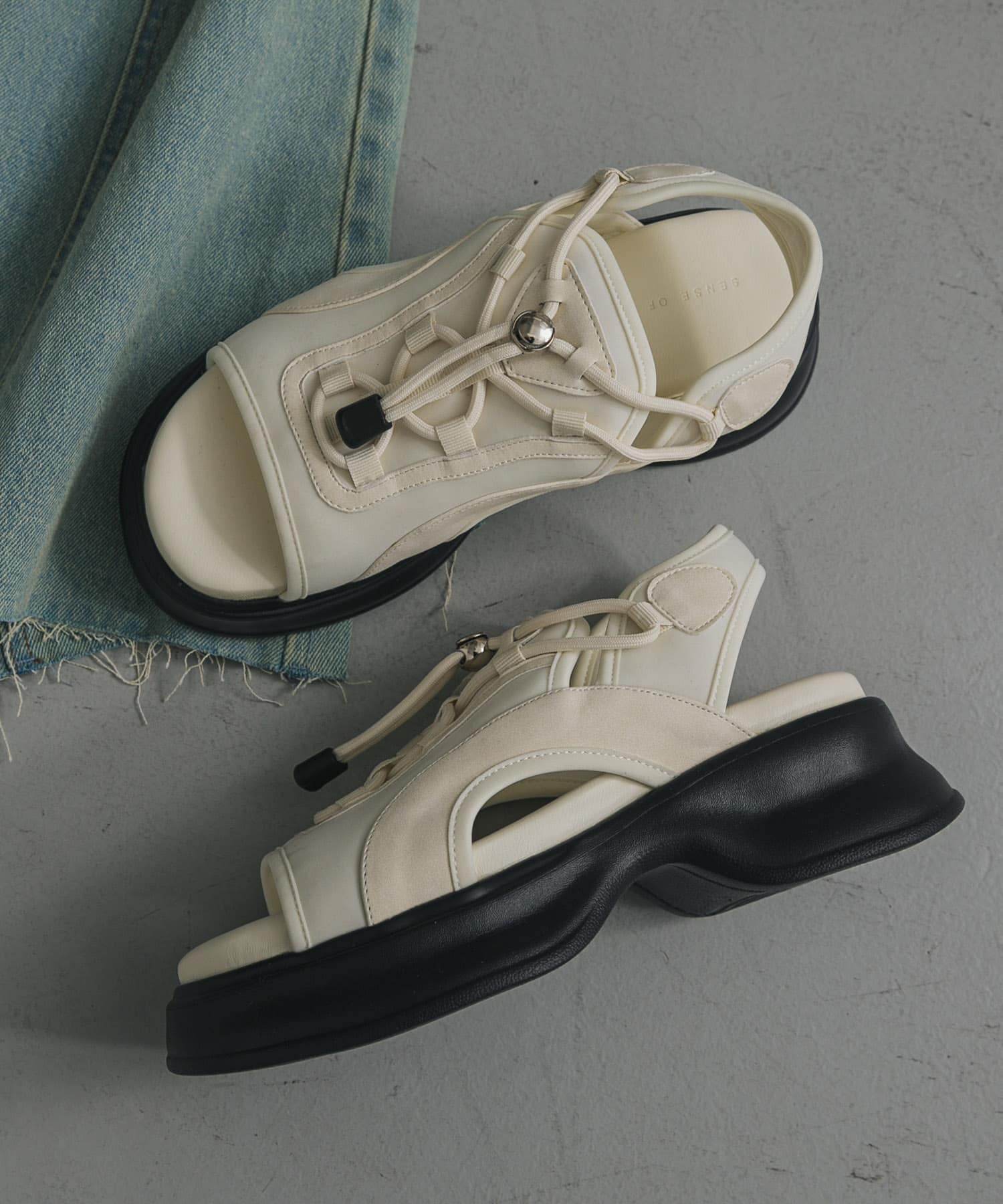 ボリュームソールドロストスポーツサンダル