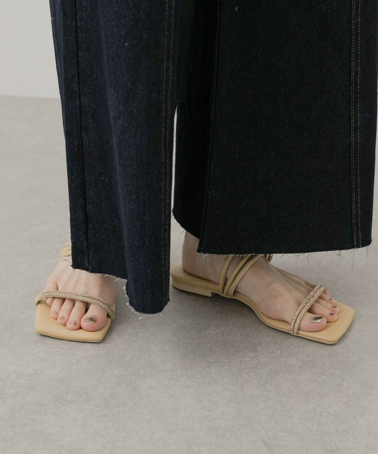 ラインストーンナローコードサンダル BEIGE S