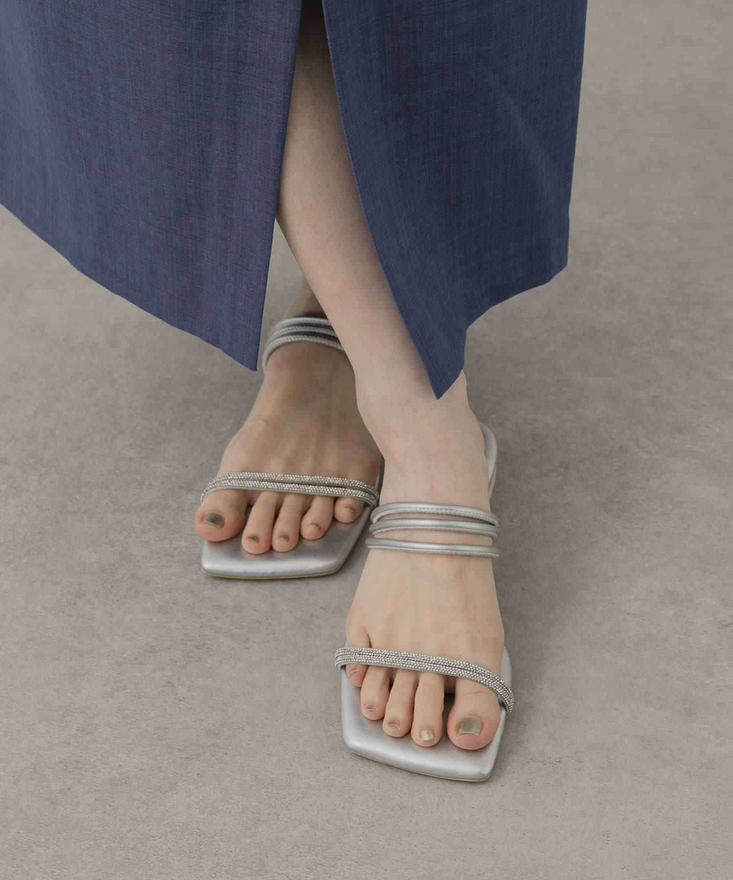 ラインストーンナローコードサンダル