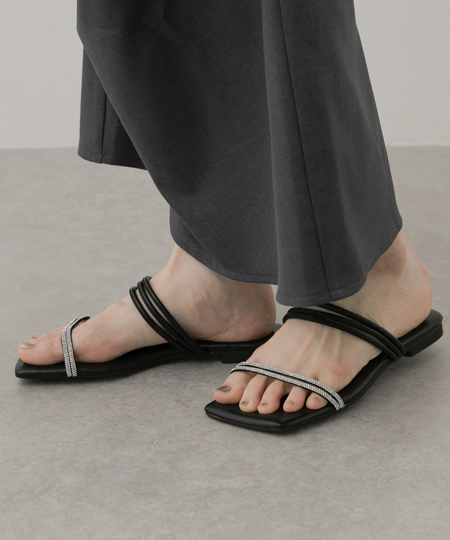 ラインストーンナローコードサンダル