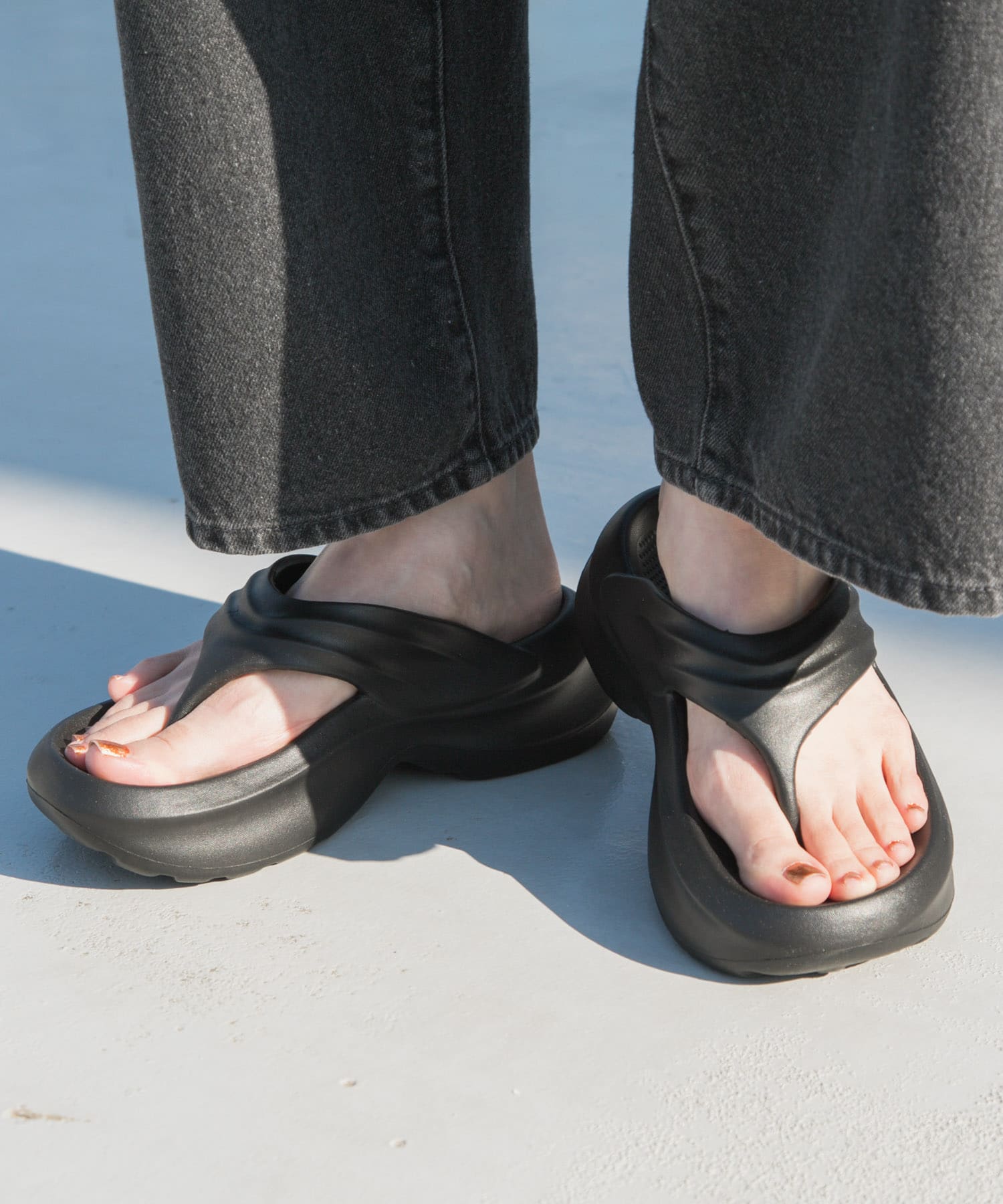 『WEB限定』トングクッションサンダル BLACK 23.5