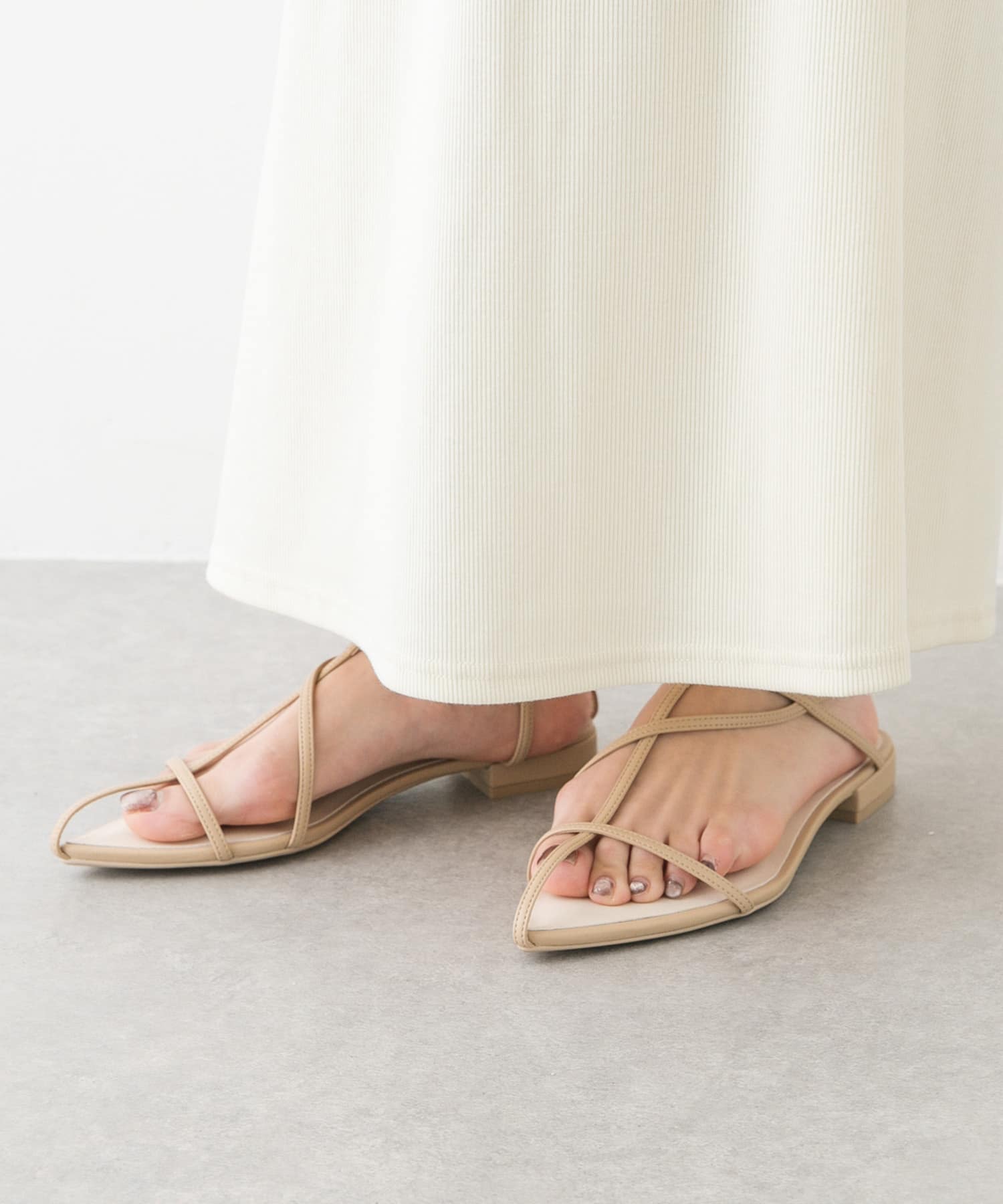 ポインテッドナローストラップサンダル BEIGE S