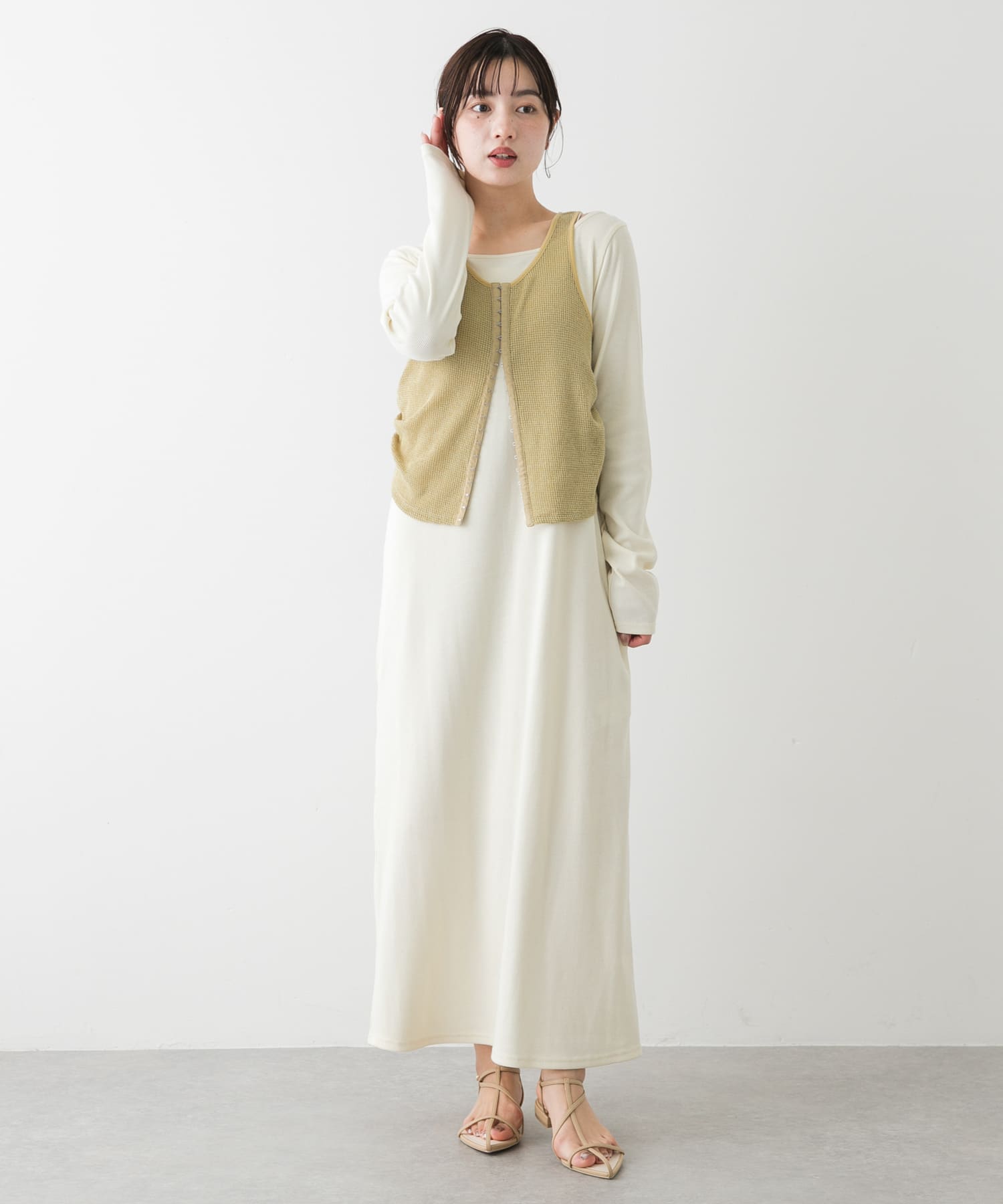 ポインテッドナローストラップサンダル BEIGE S