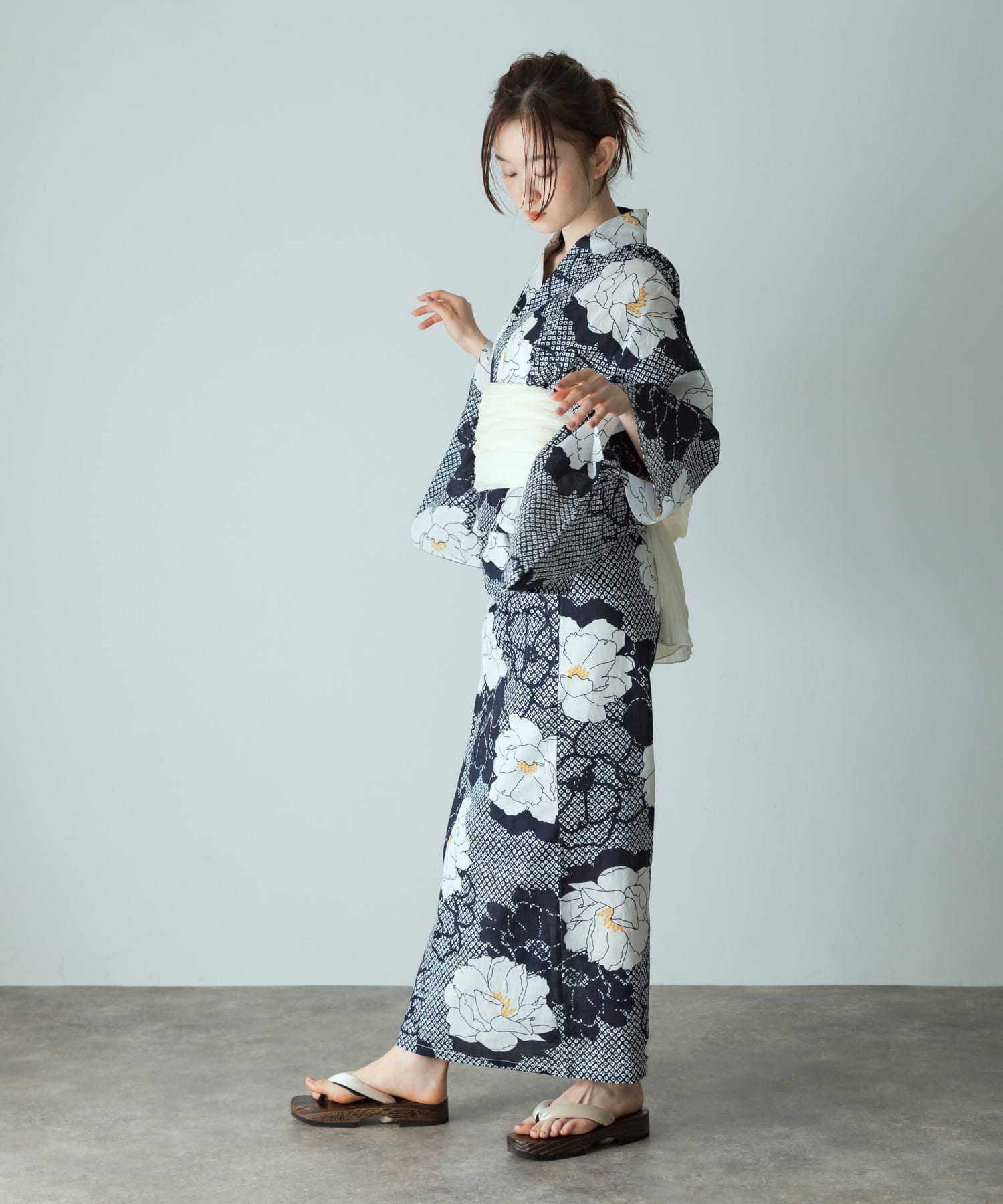 下駄 OFF WHITE one