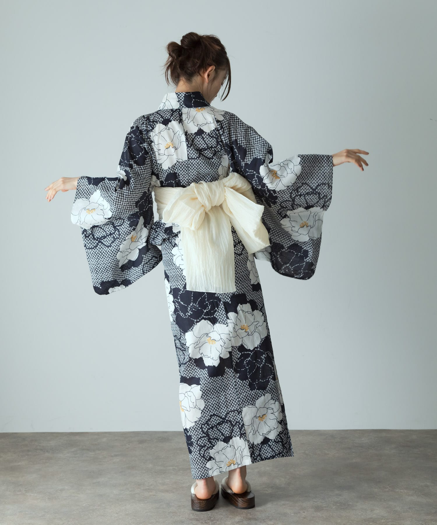 下駄 OFF WHITE one