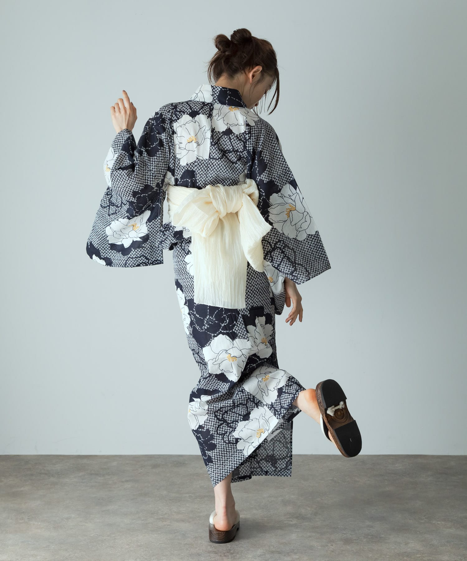 下駄 OFF WHITE one