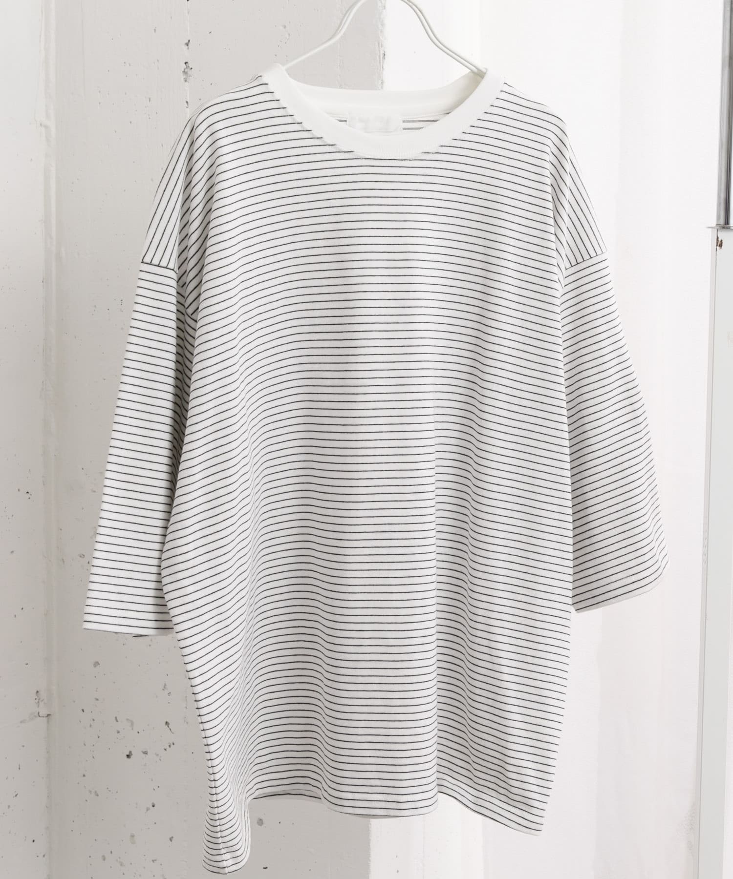 『ユニセックス』エクストラルーズアソートTシャツ WHT×BLK M
