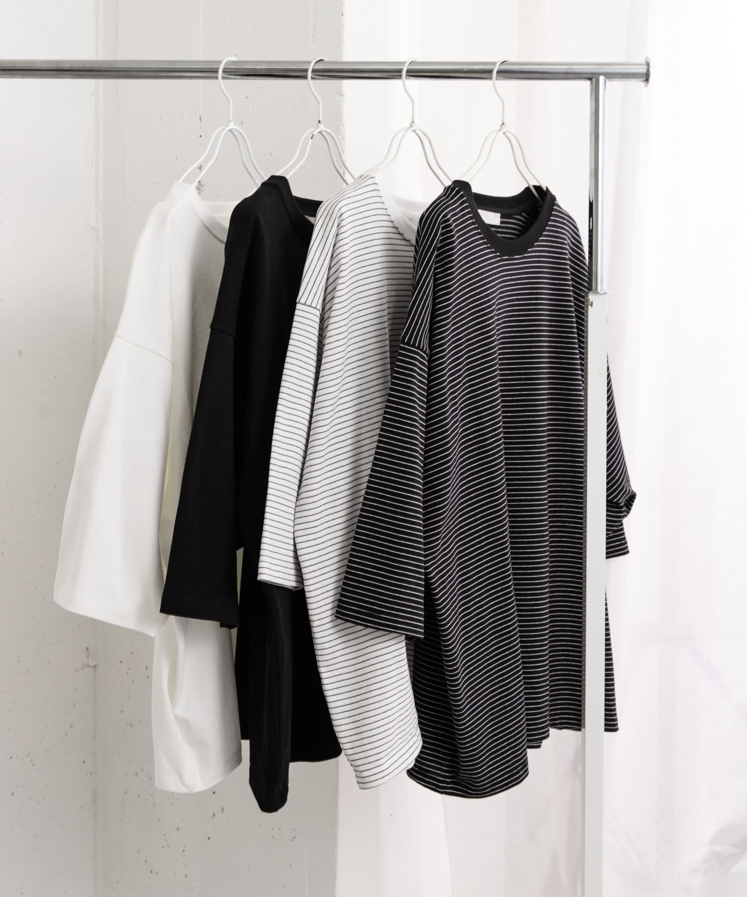『ユニセックス』エクストラルーズアソートTシャツ BLK×WHT L