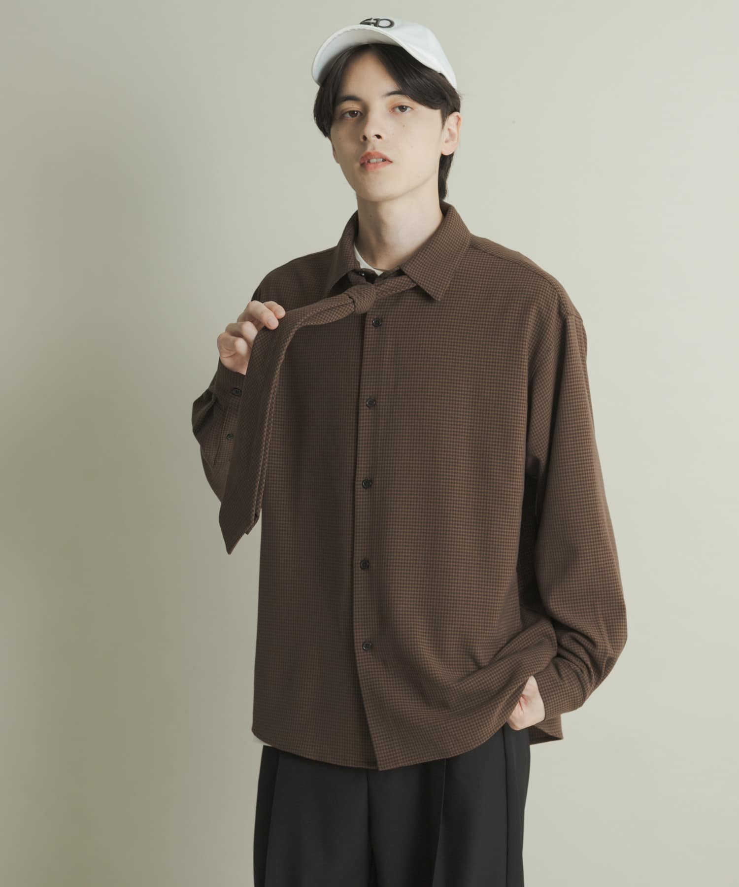 レギュラーカラーネクタイシャツ