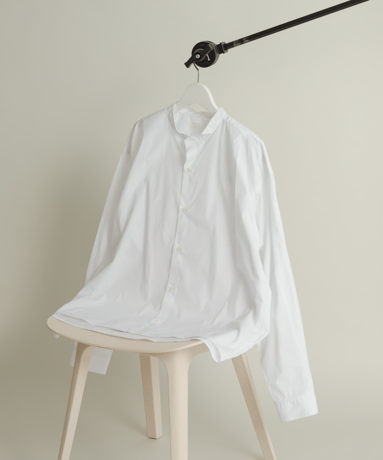 『WEB限定』コンフォートバンドカラーシャツ WHITE M