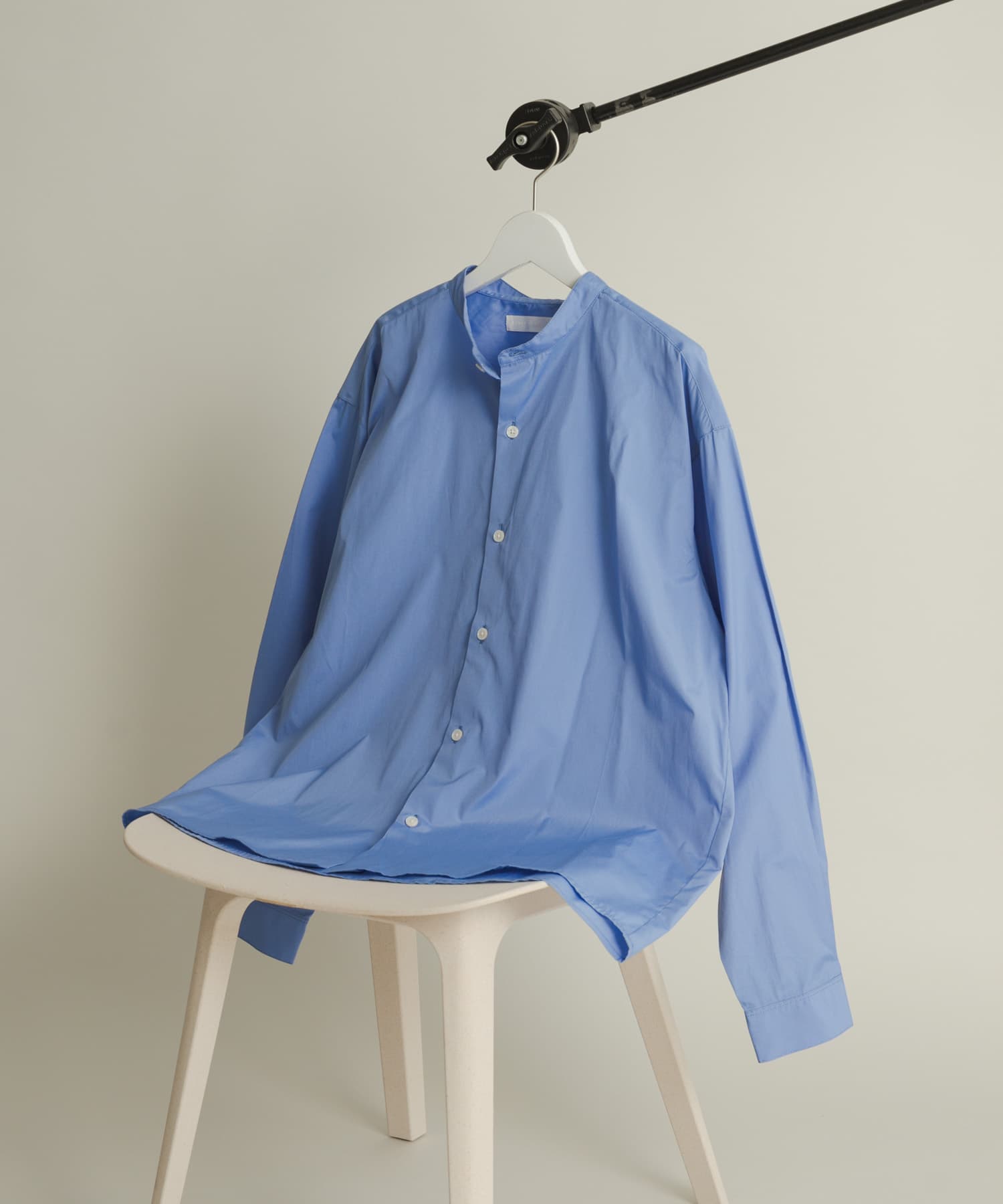 『WEB限定』コンフォートバンドカラーシャツ BLUE M