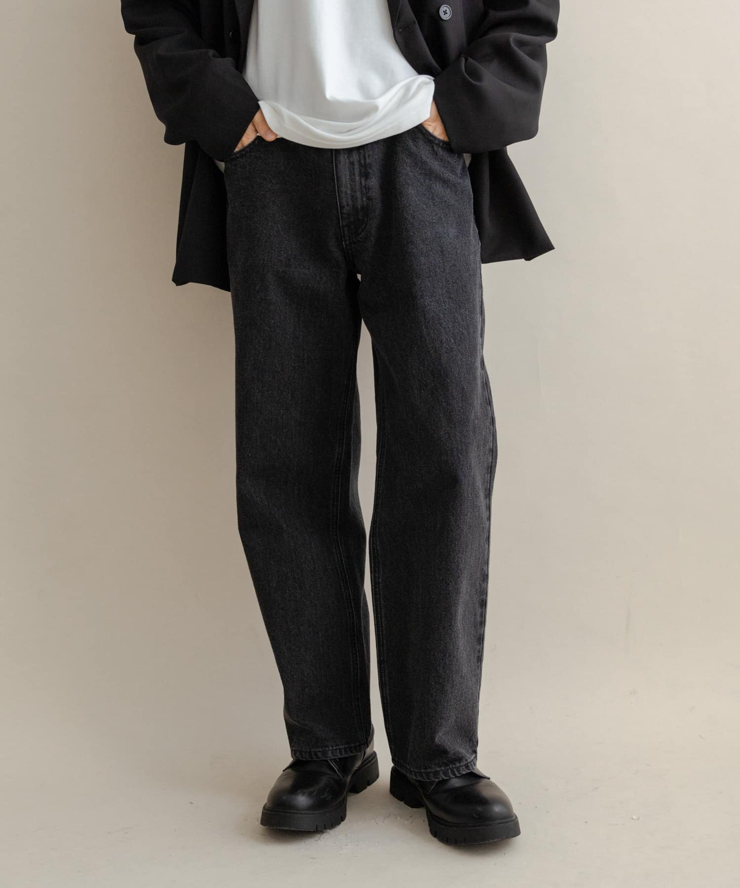 ストレートデニムパンツ