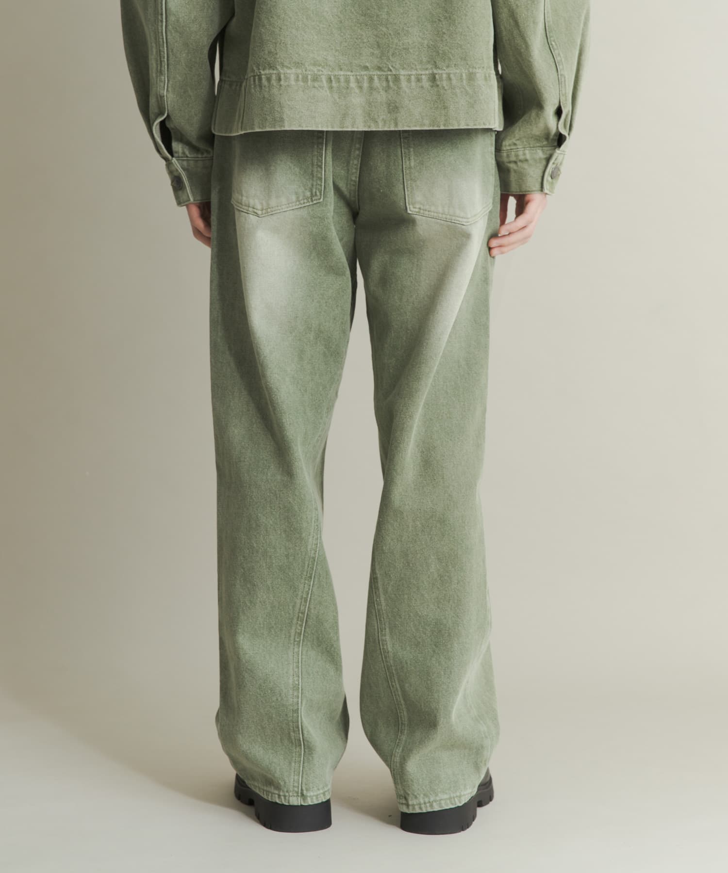GREEN