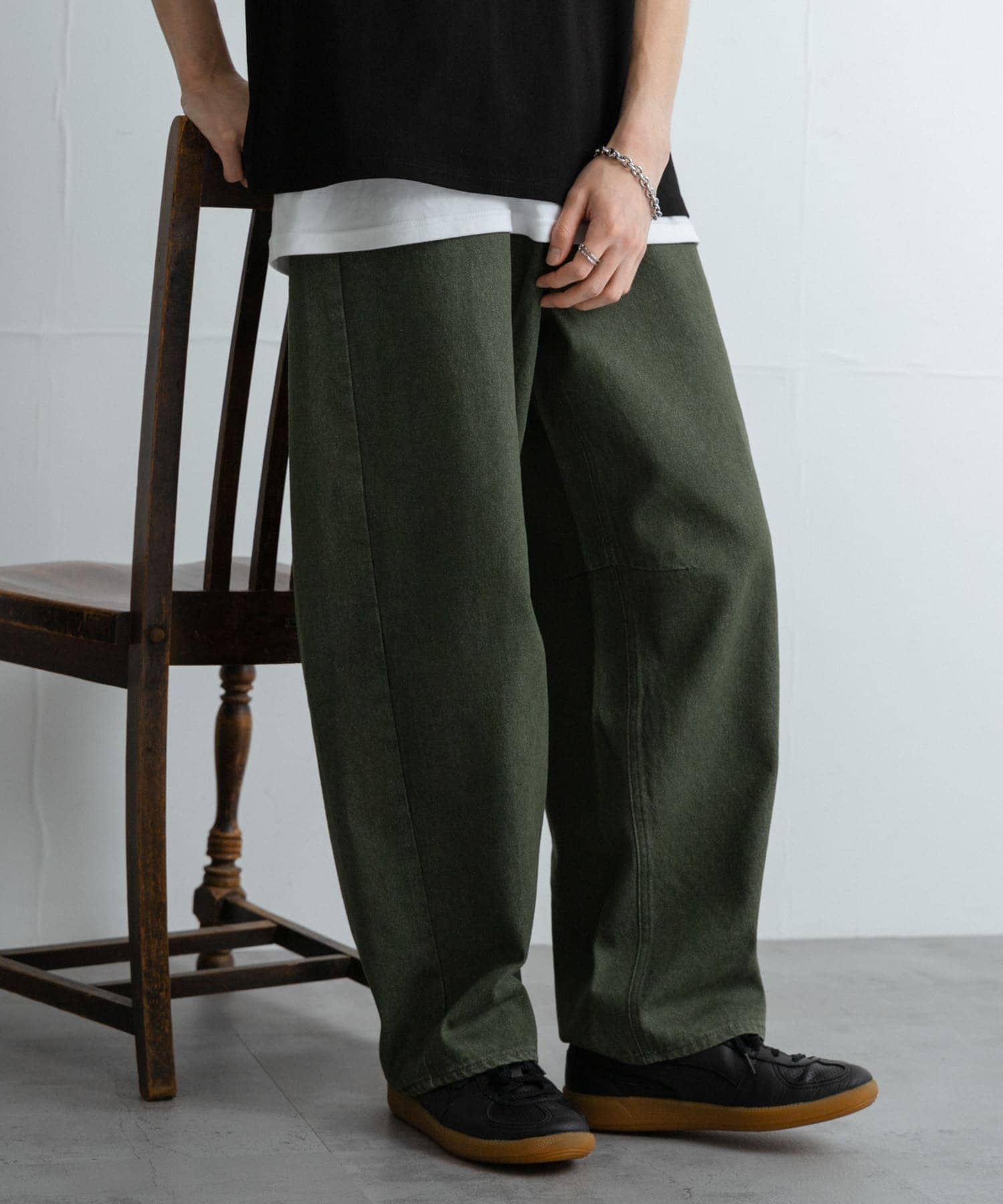 GREEN