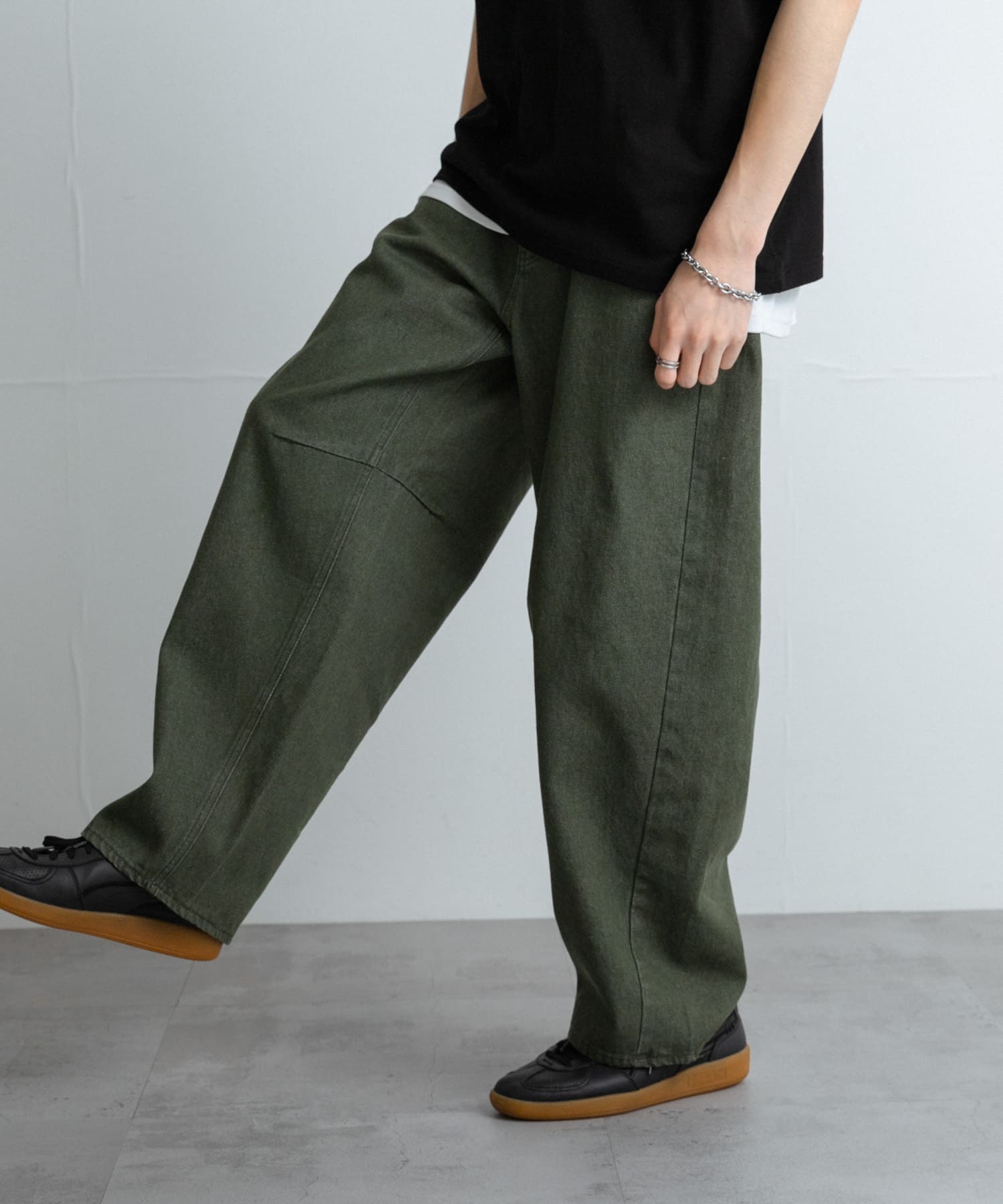 GREEN
