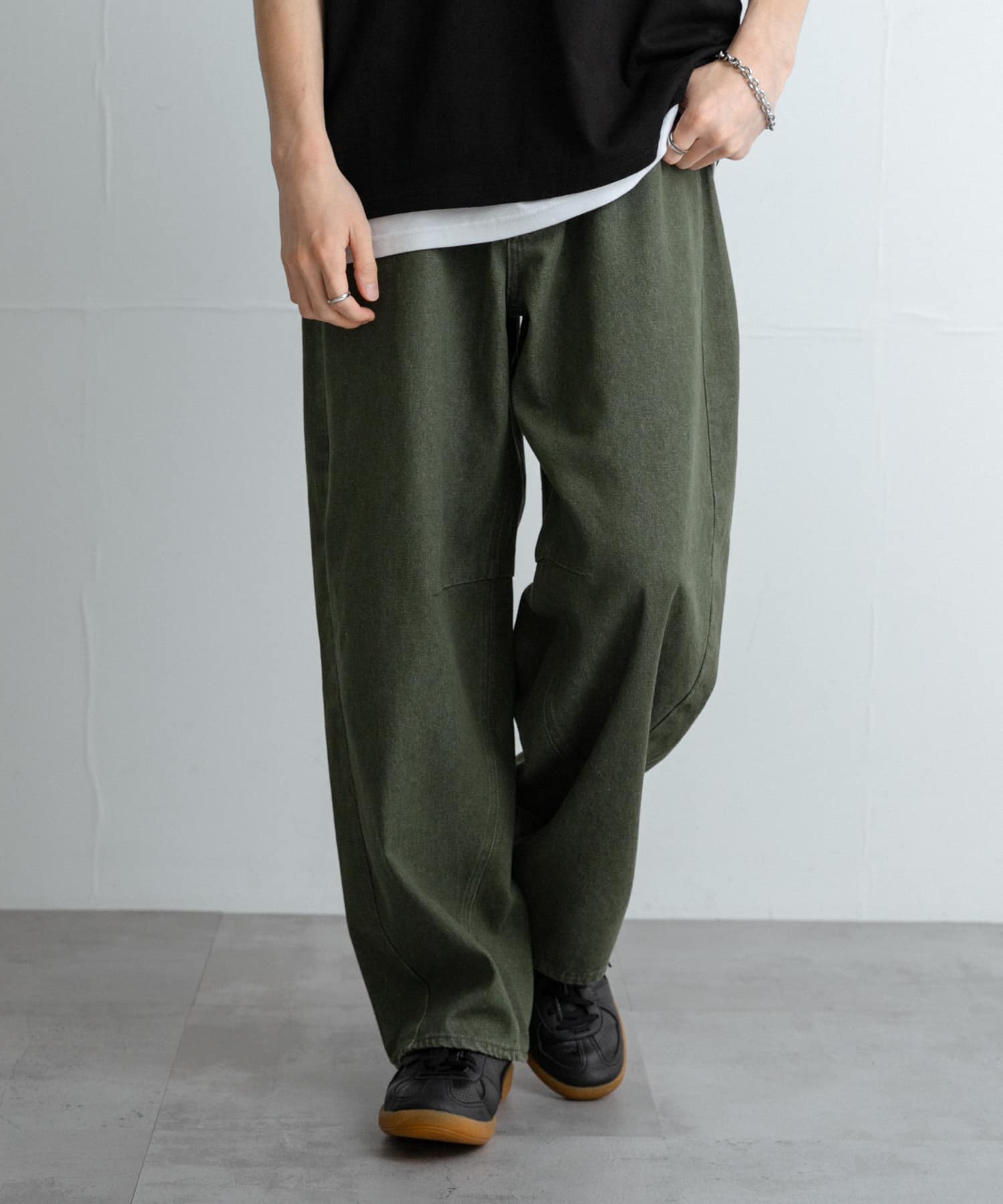 GREEN
