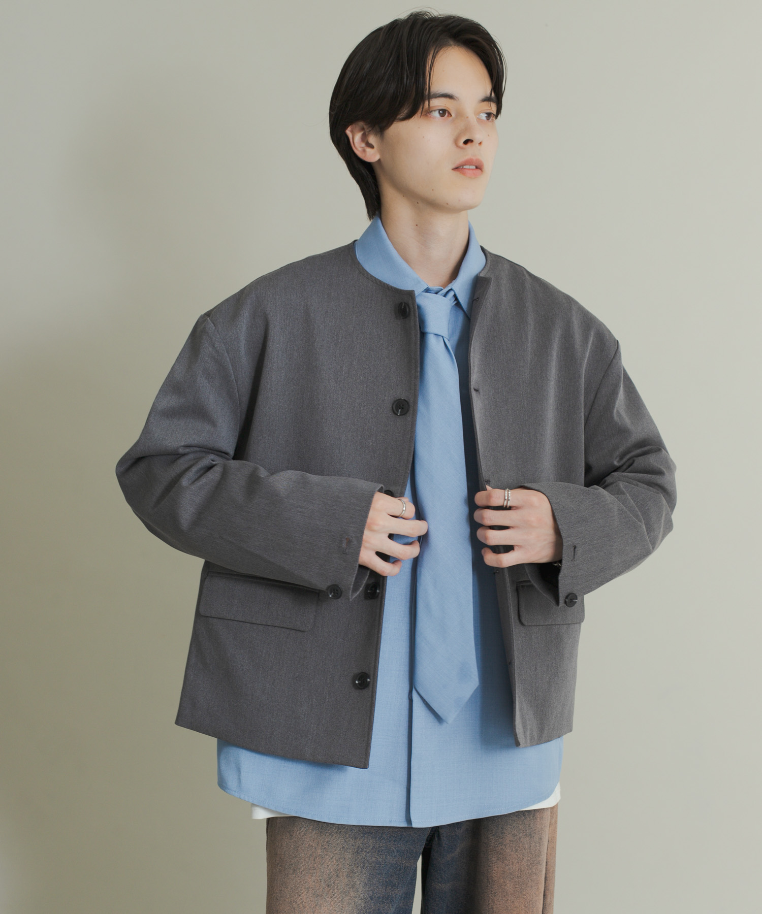 GRAY
