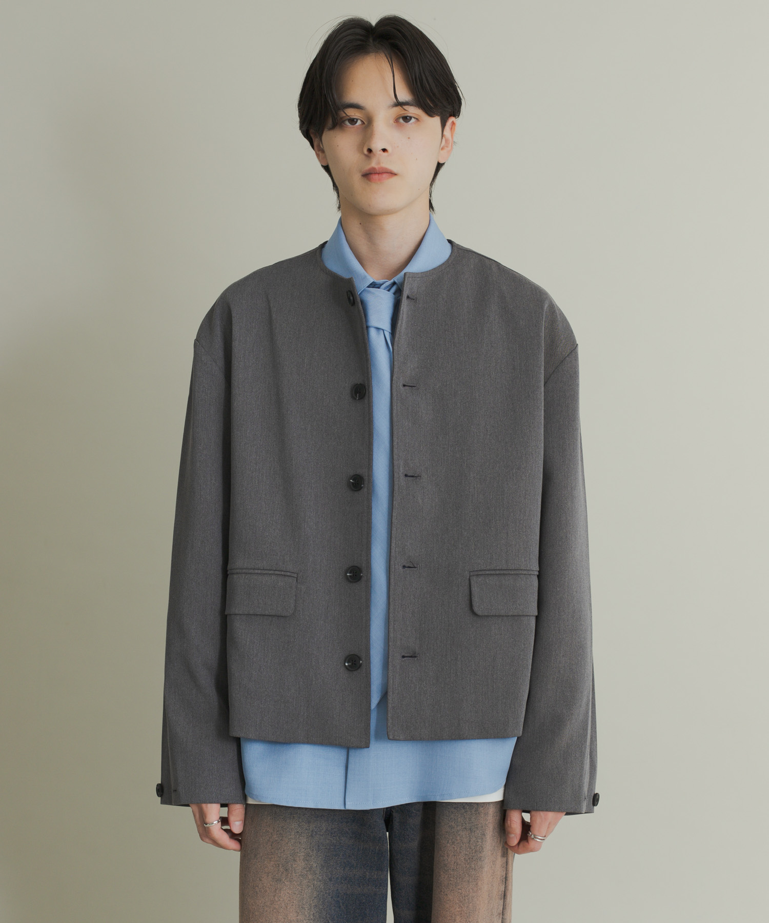 GRAY