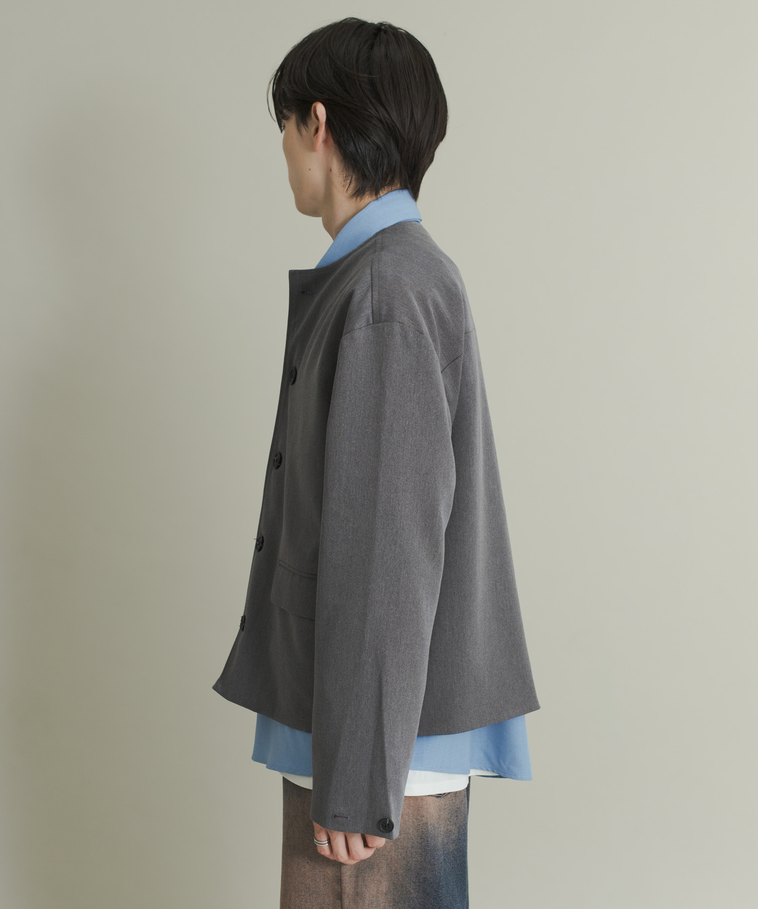 GRAY