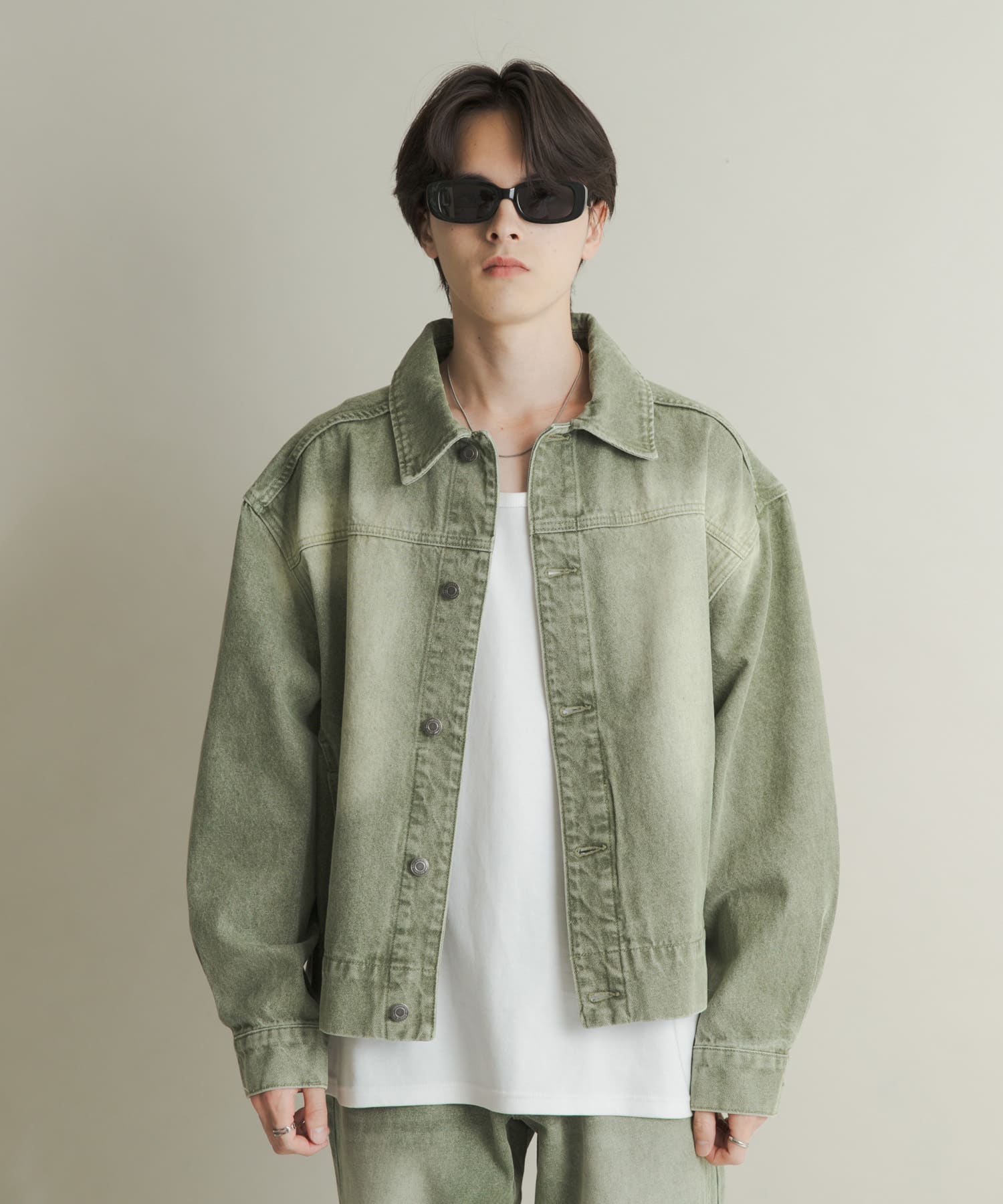 GREEN