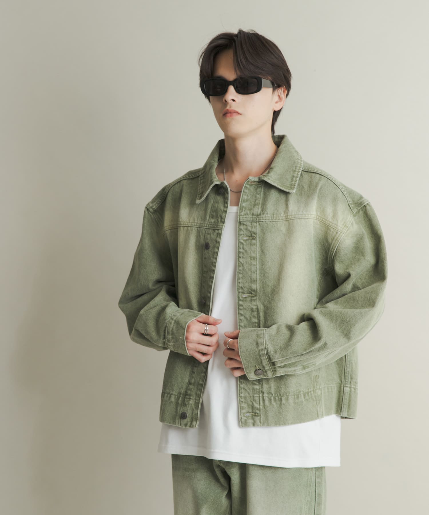 GREEN